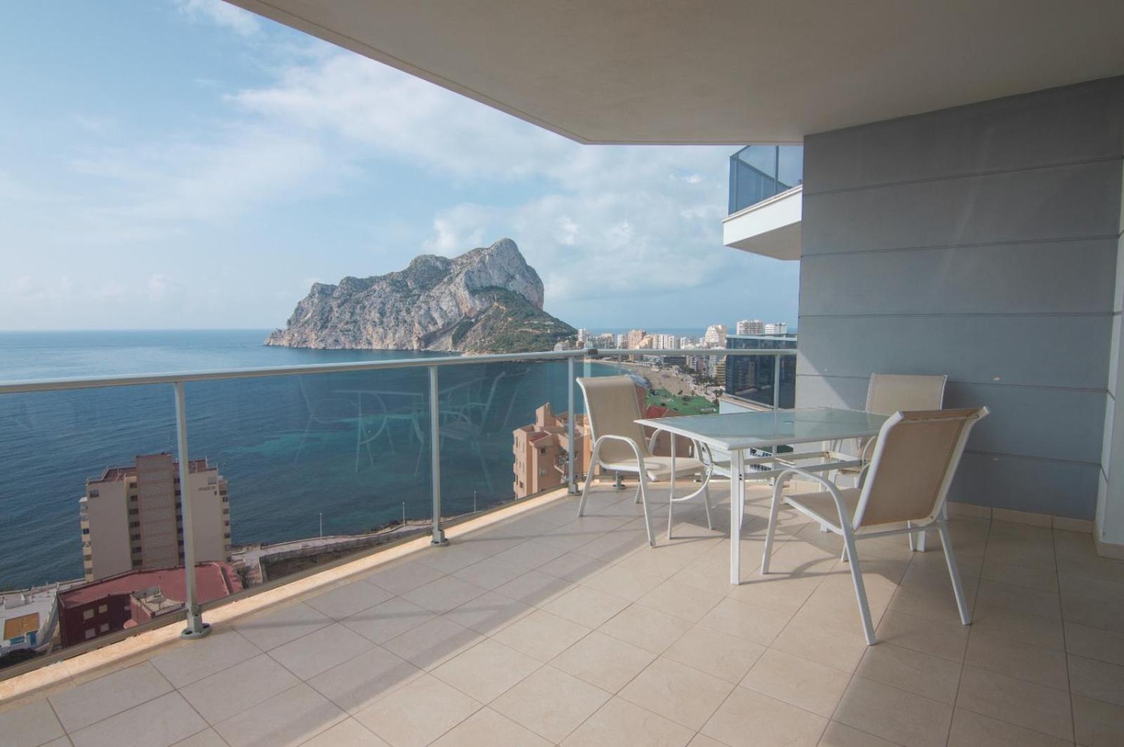 Two-Bedroom Apartment with Sea View photo 2
