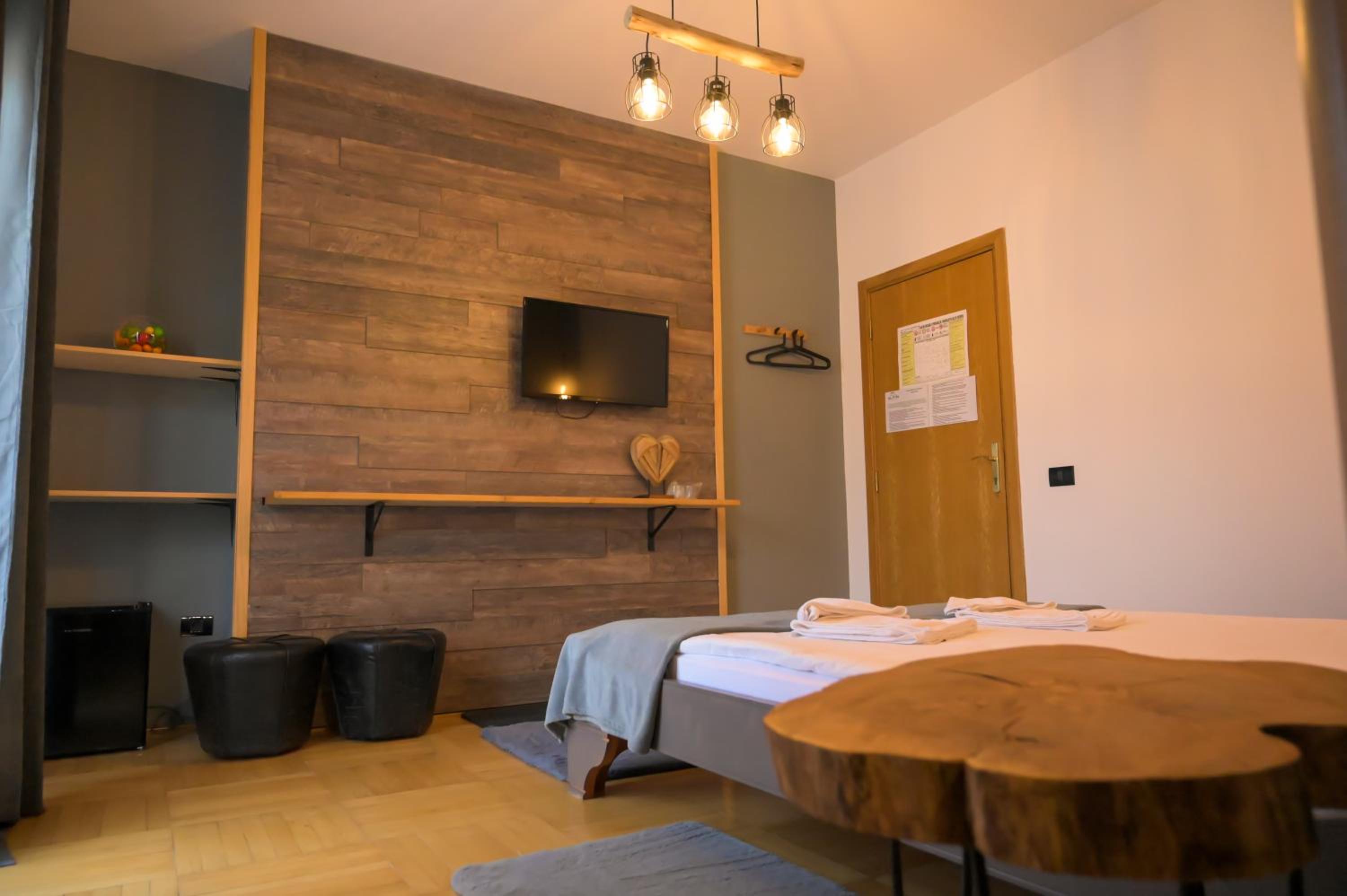 Deluxe Double Room - Photo 7