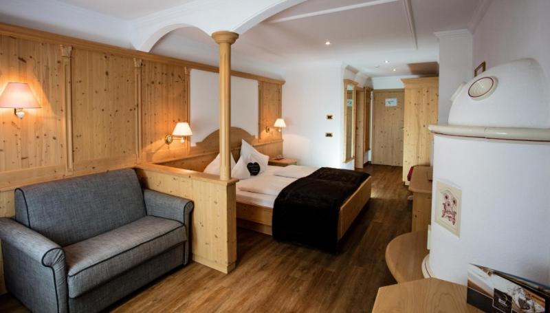 Superior Double or Twin Room with Mountain View photo 2