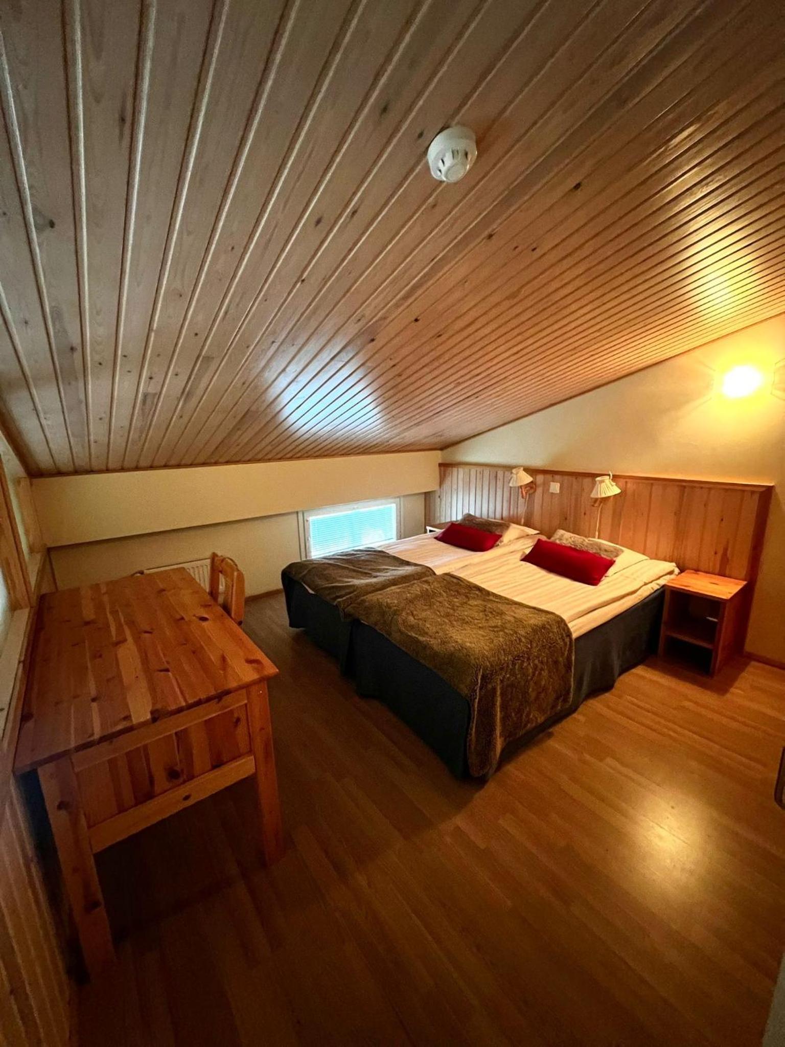 3 Bedroom Apartment - Photo 5