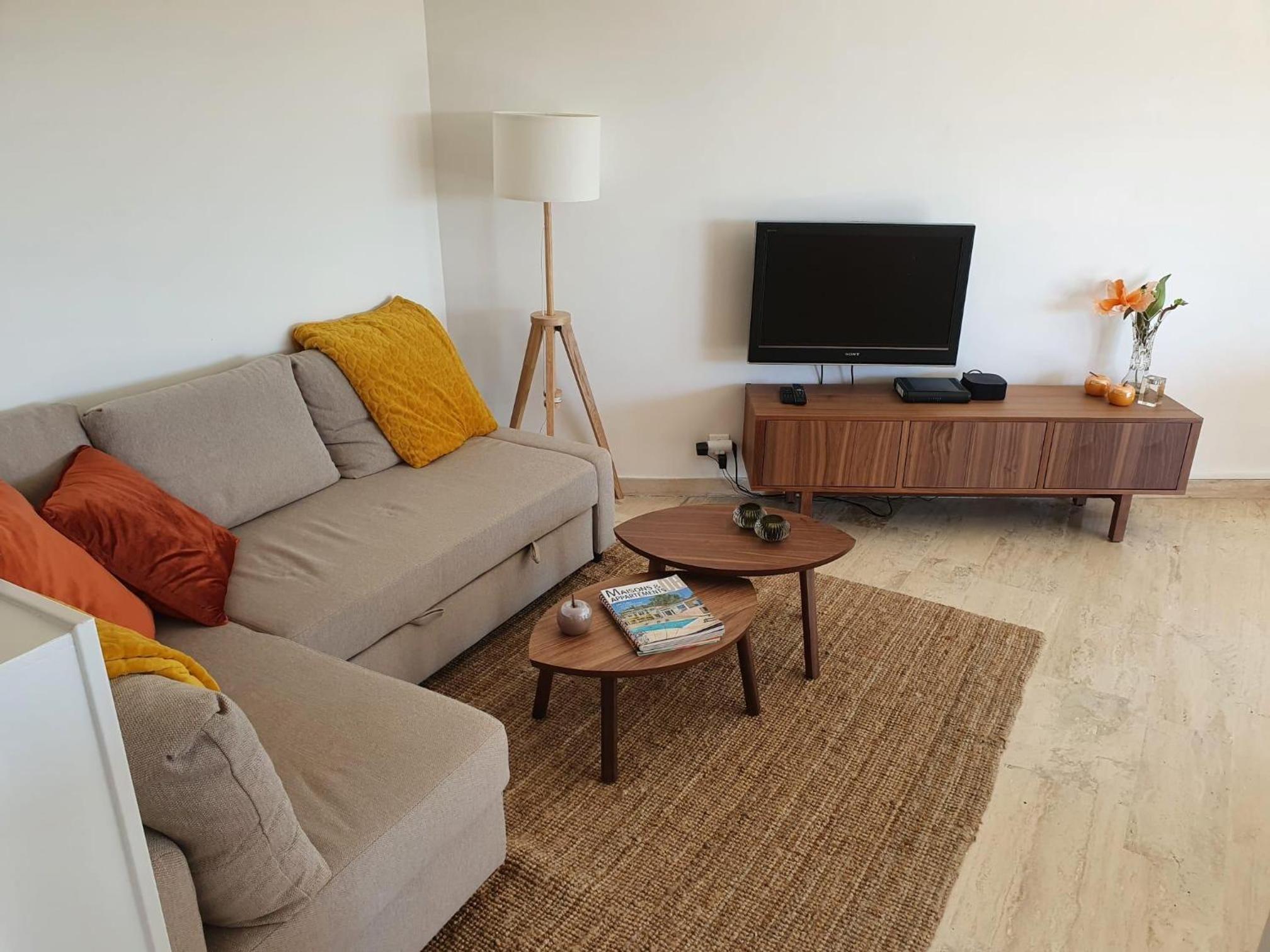 Apartment photo 2