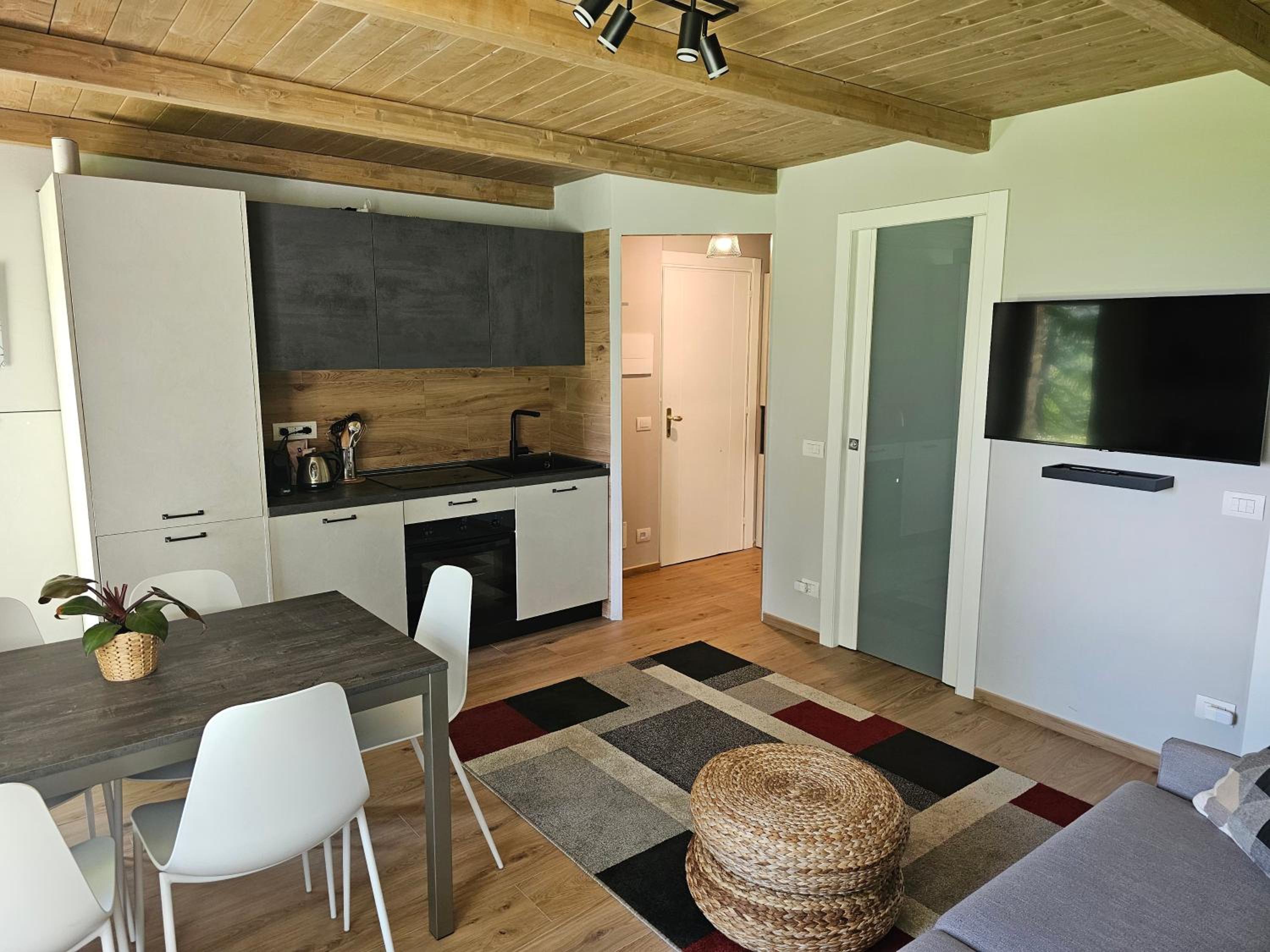 Two-Bedroom Superior Apartment photo 3