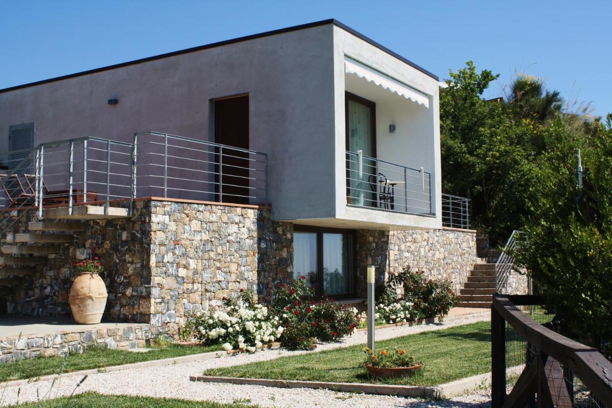 Superior One-Bedroom Apartment with Terrace and Sea View