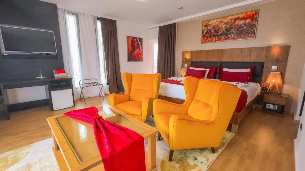Junior Suite with Mountain View photo 3