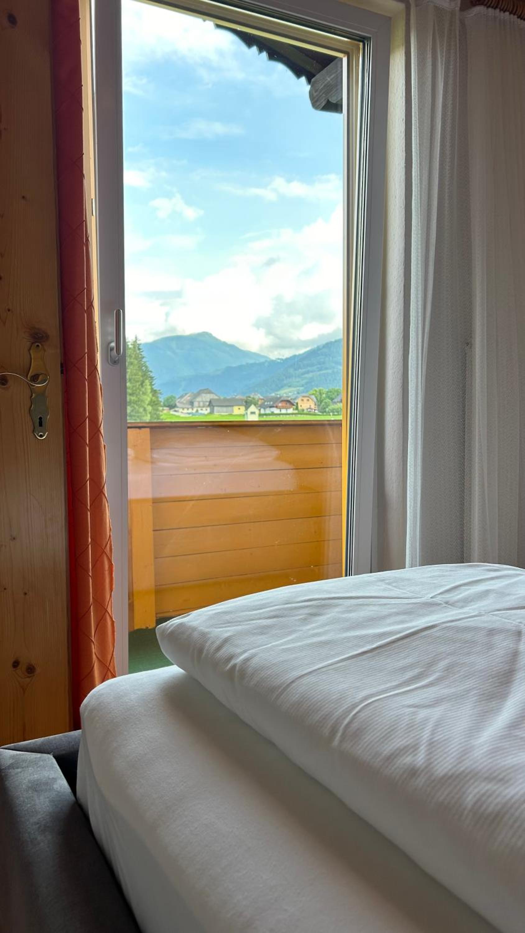 Apartment with Mountain View photo 2
