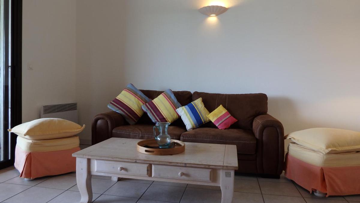 Two-Bedroom Apartment with Air conditioning photo 3