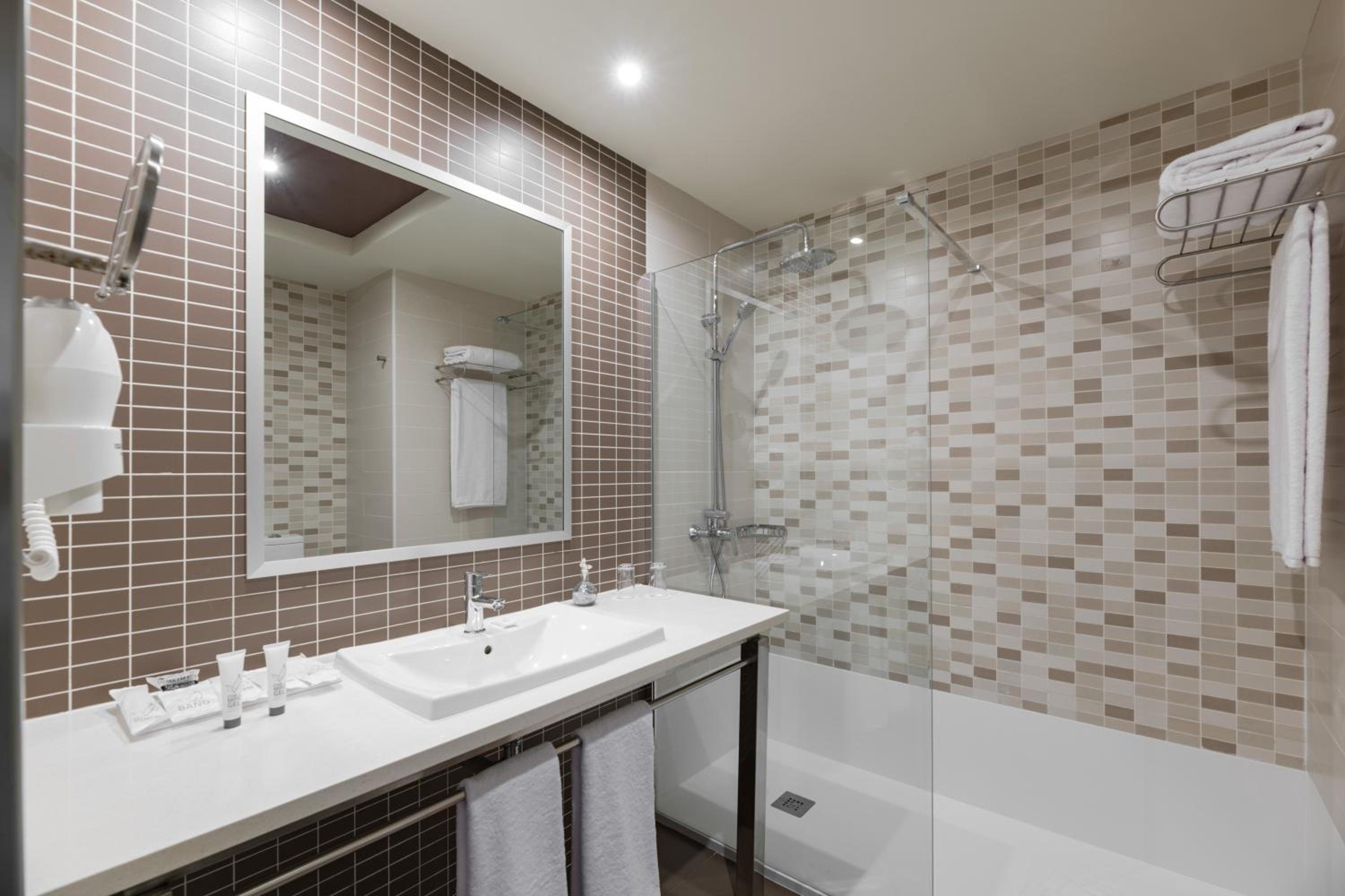 Double Room with Spa Access (2 Adultos) Double Room with Spa Access (2 Adultos)