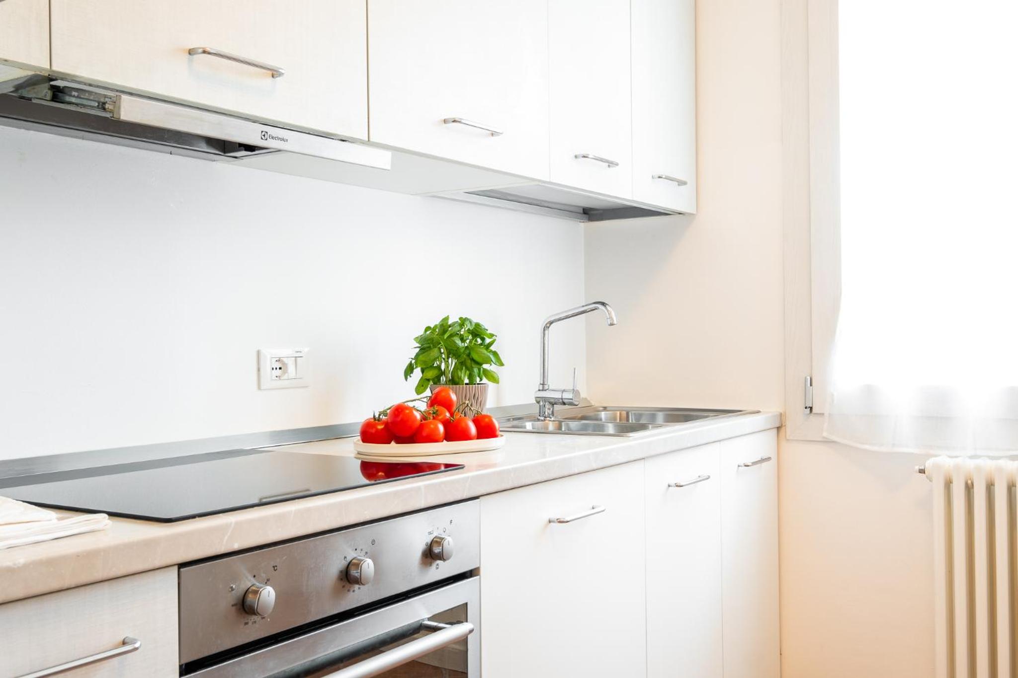 Three-Bedroom Apartment with Balcony photo 3