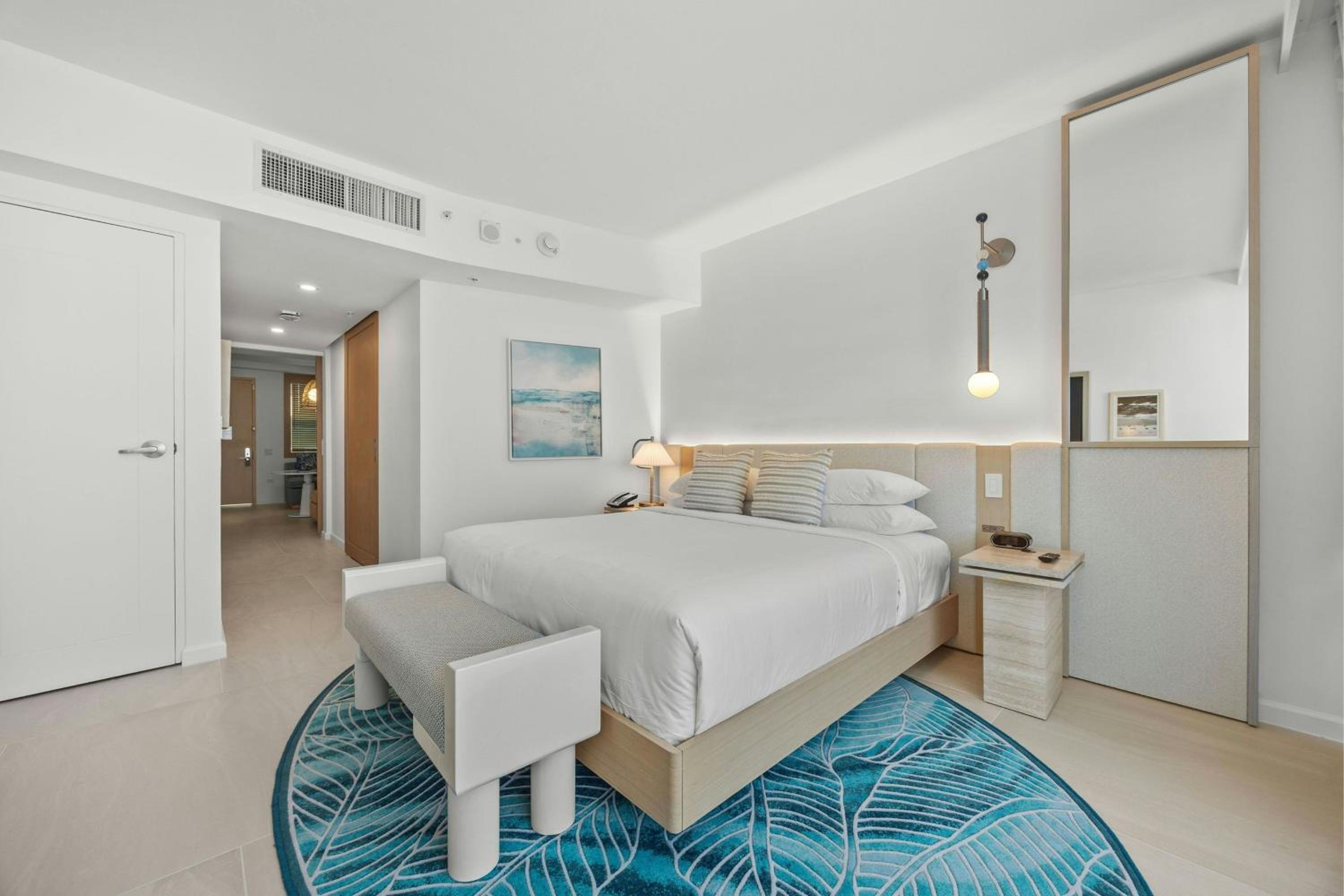 One-Bedroom Deluxe King Suite with Sofa Bed and Ocean View - Photo 1