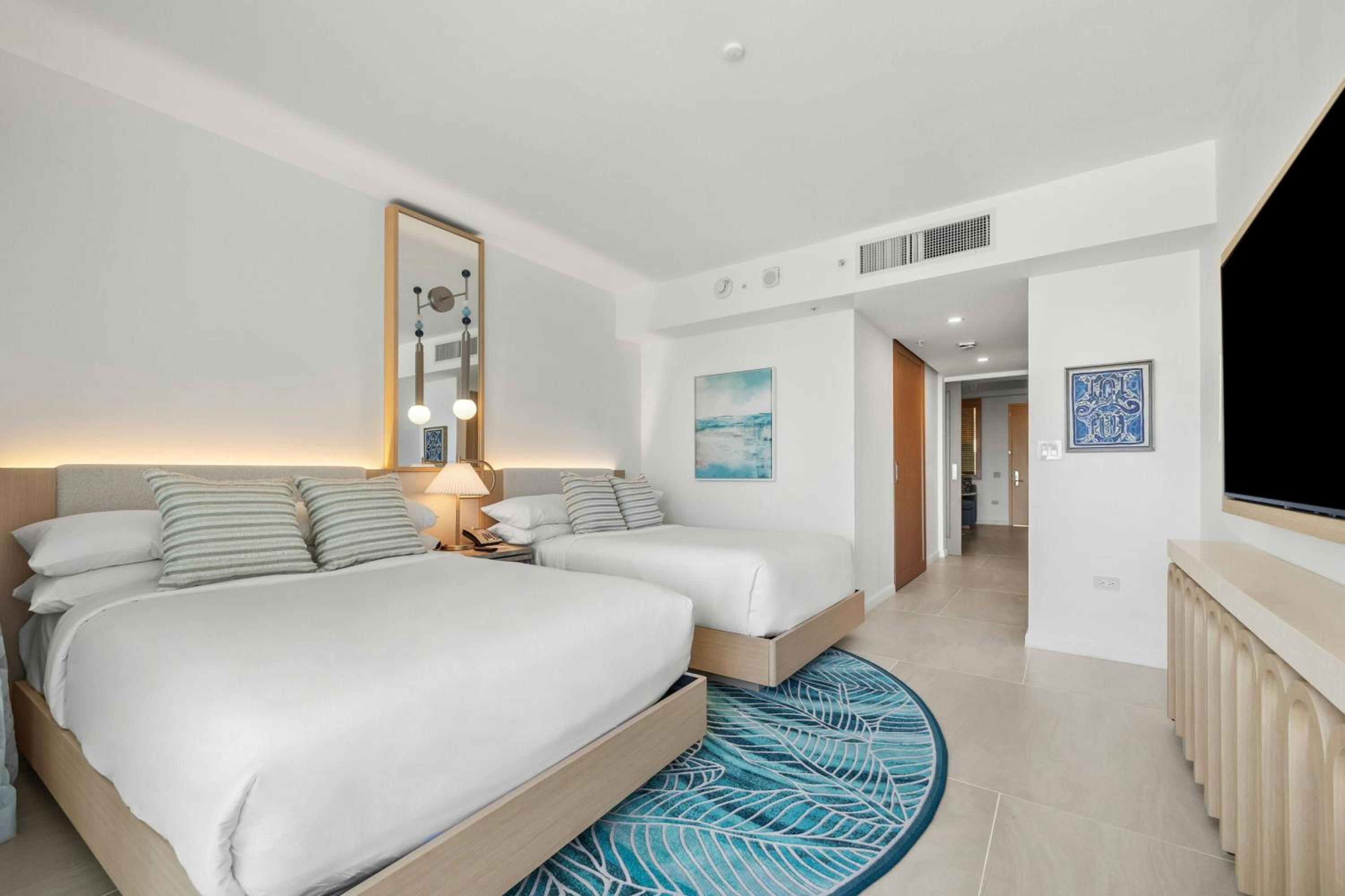 One-Bedroom Deluxe Double Suite with Sofa Bed and City View - Photo 5