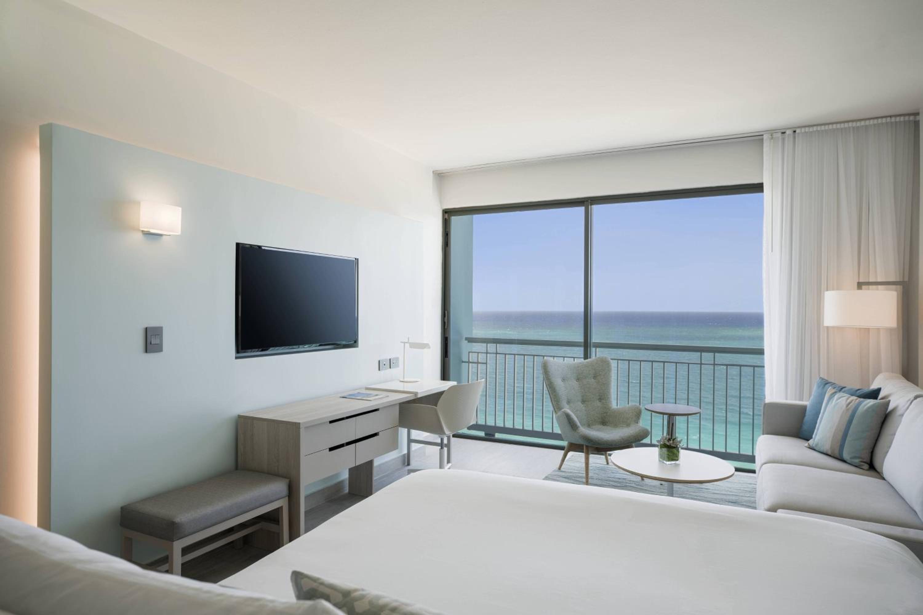 Deluxe King Room with Ocean View - Photo 1