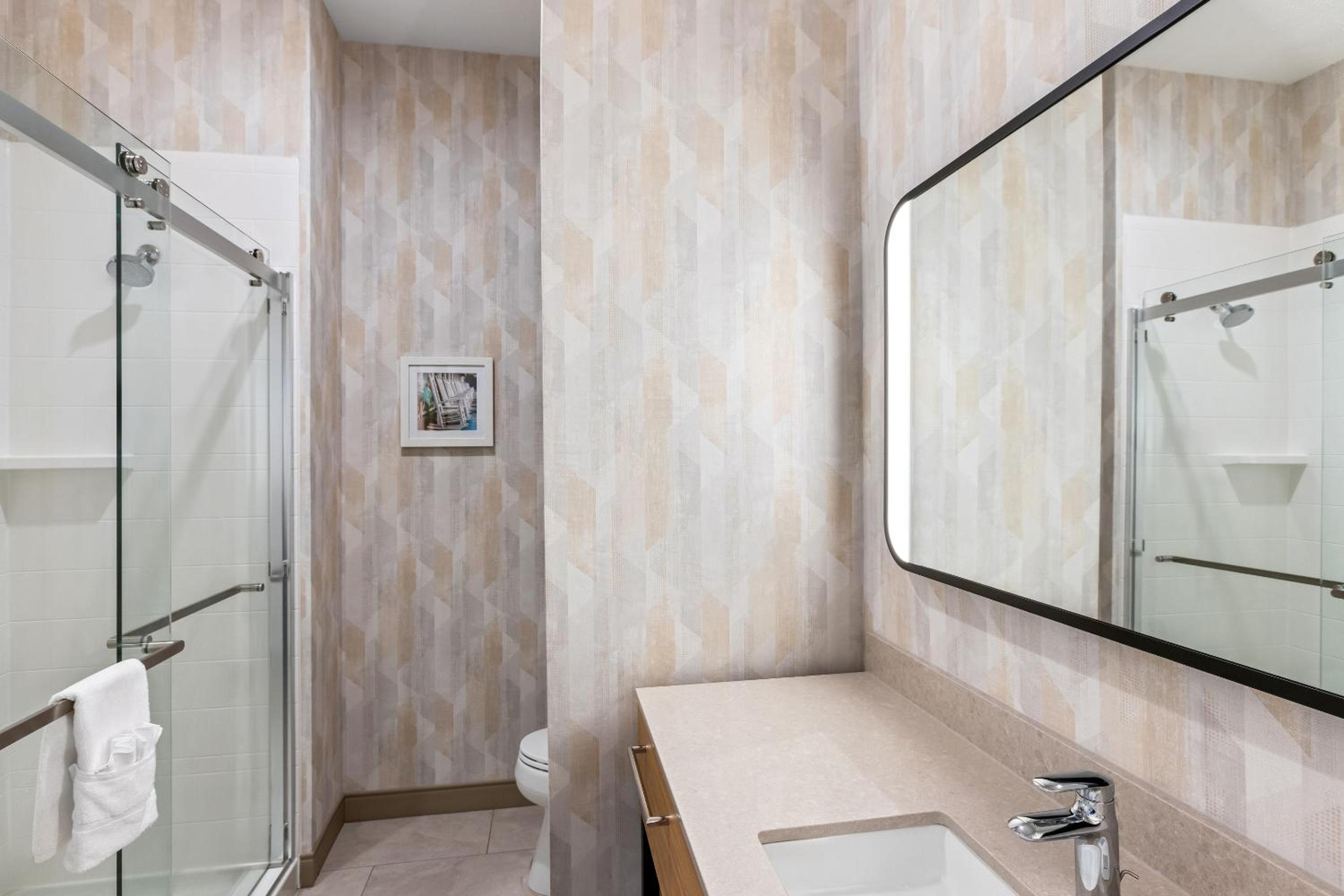 One-Bedroom King Suite with Lake View and Kitchenette - Photo 1