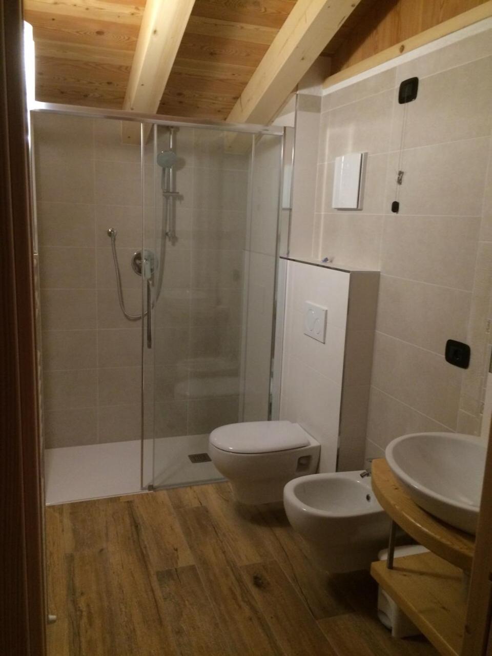 Double Room with Balcony - Photo 4