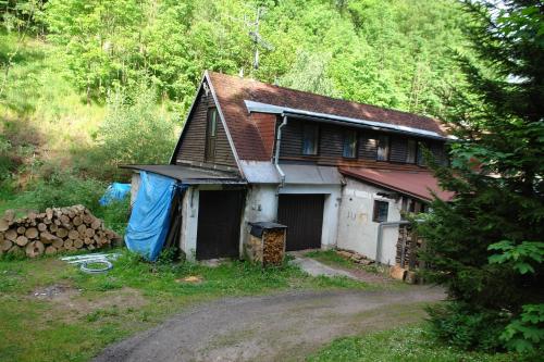Six-Bedroom House photo 1