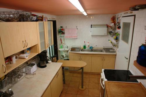Six-Bedroom House photo 2