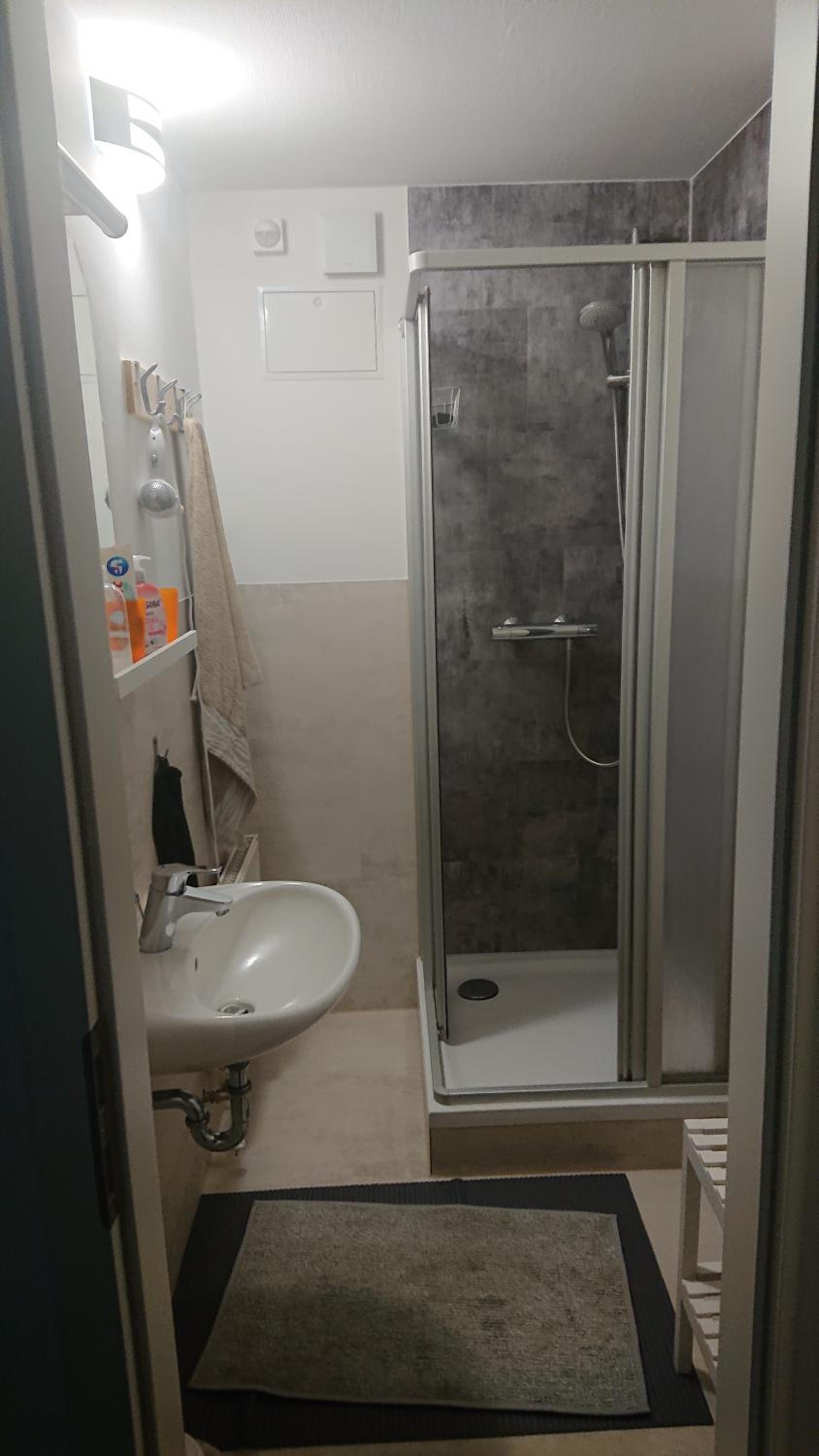 Standard Twin Room with Shared Bathroom photo 3
