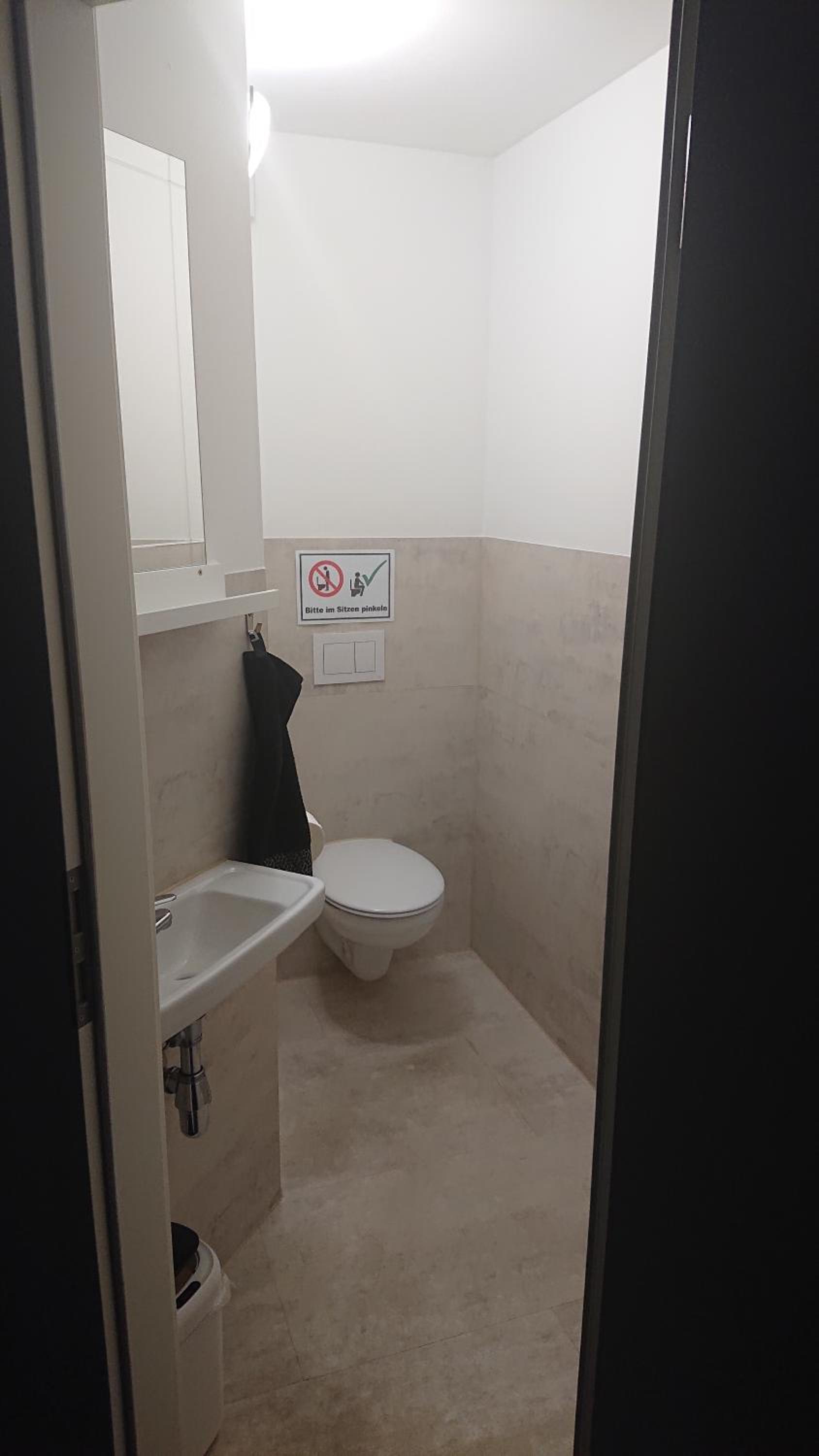Standard Twin Room with Shared Bathroom photo 2