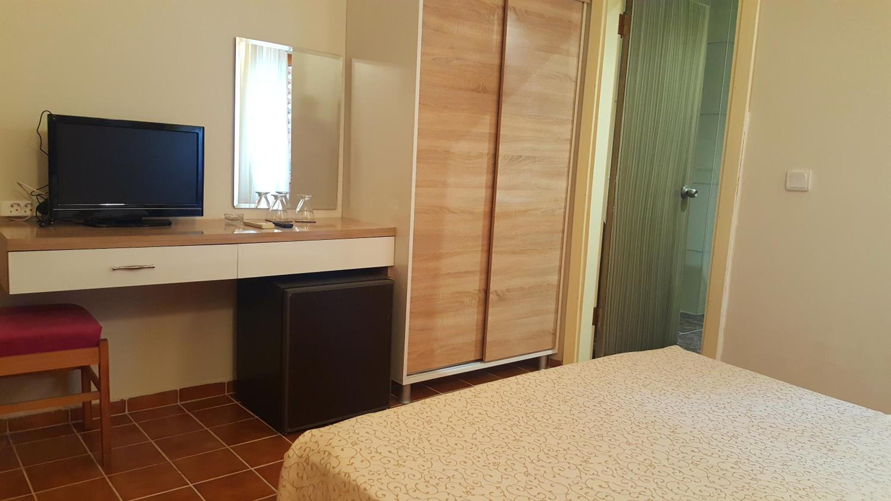 Double Room - Photo 1