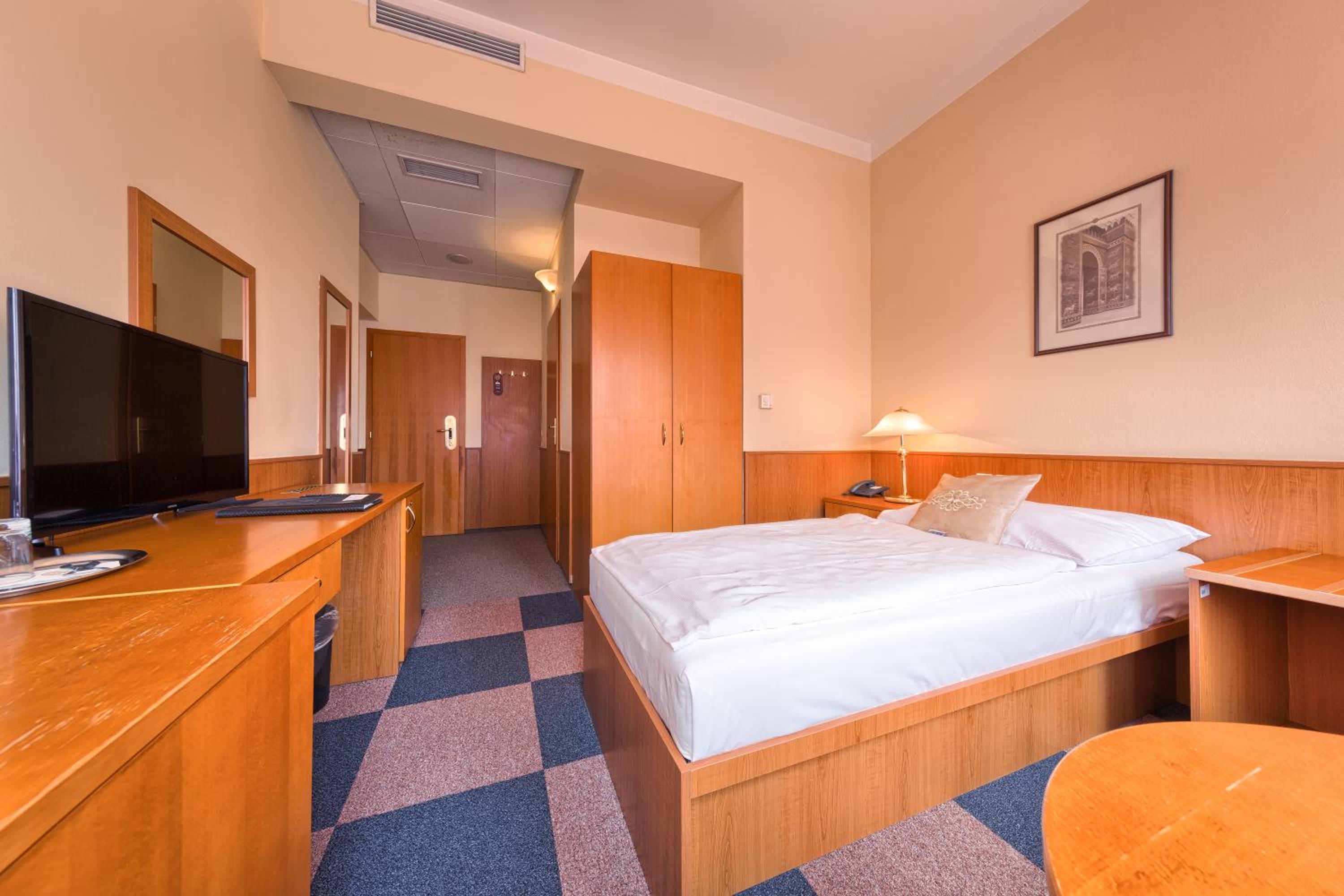 Standard Single Room