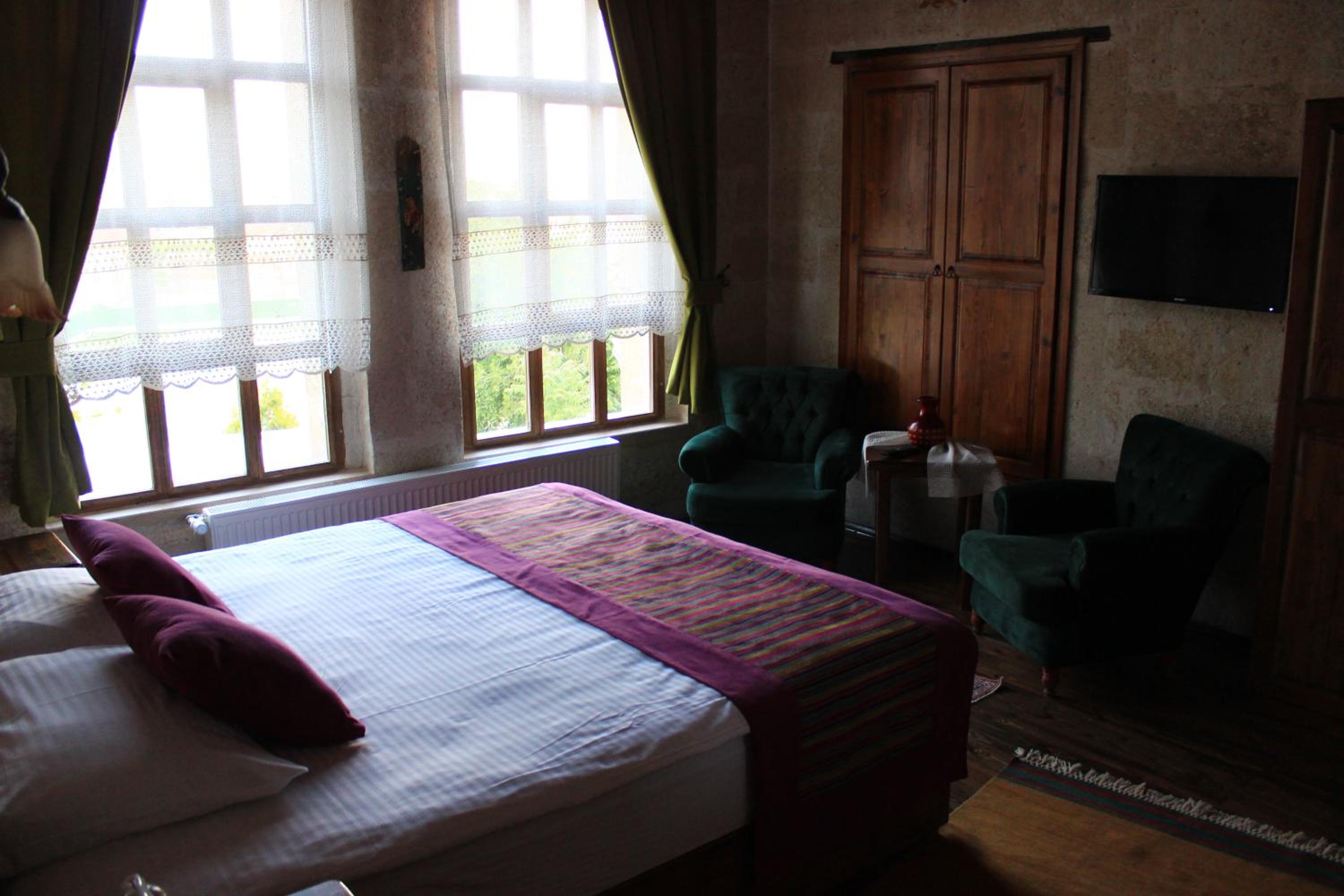 Deluxe Double Room - Photo 8