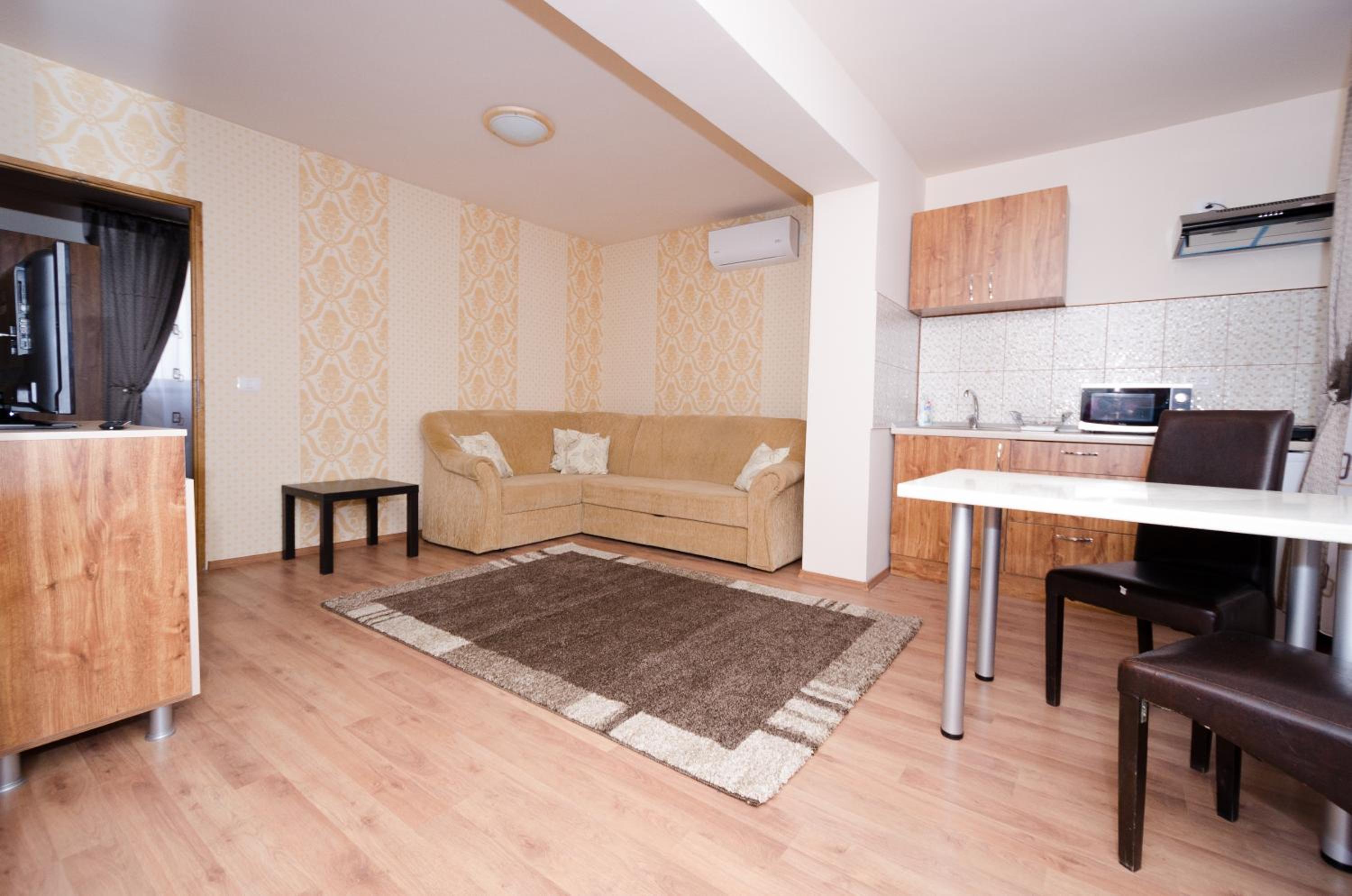 Apartment photo 3