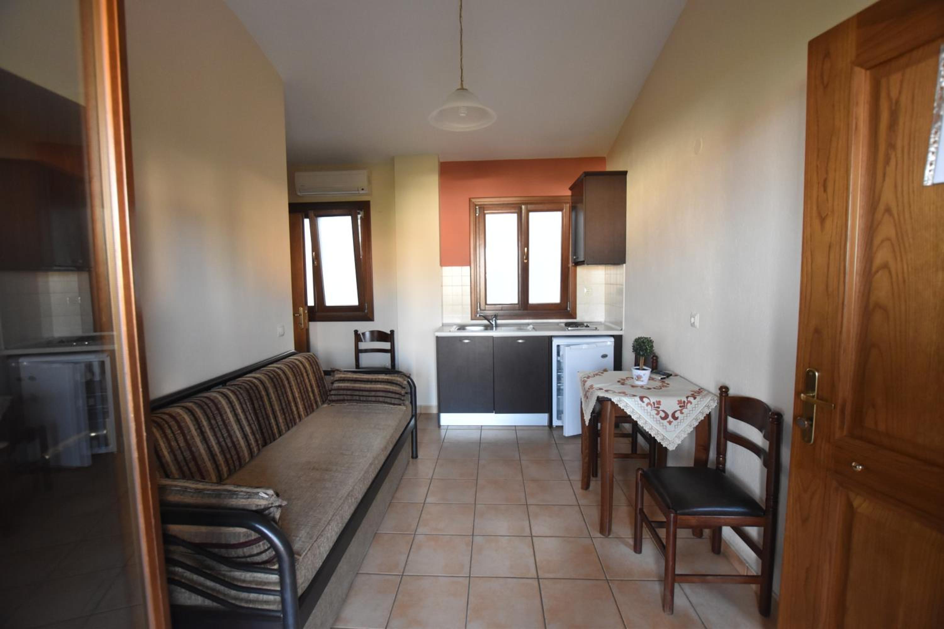 One-Bedroom Apartment - Photo 18
