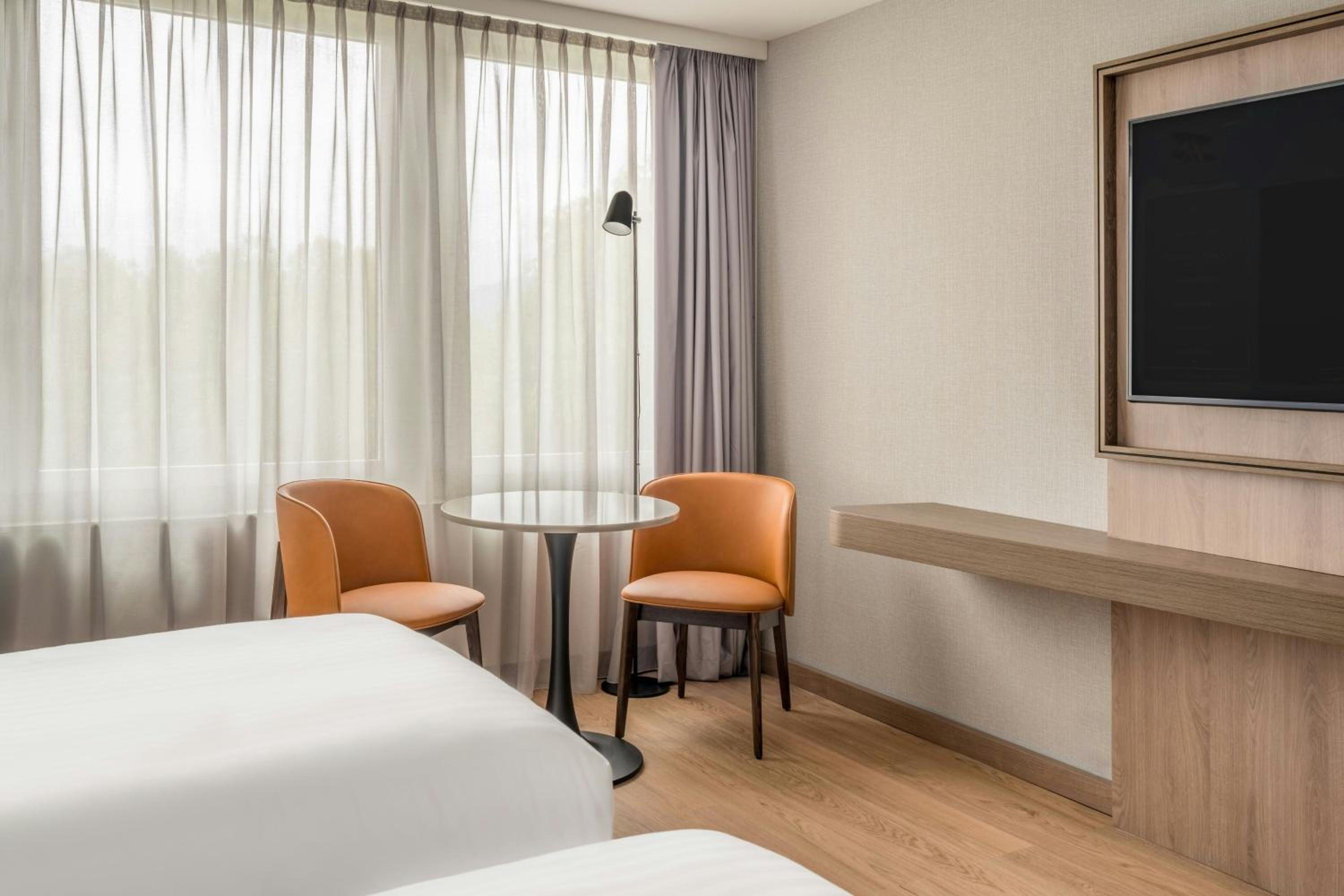 Superior Guest Room with Two Single Beds - Main Building - Photo 2