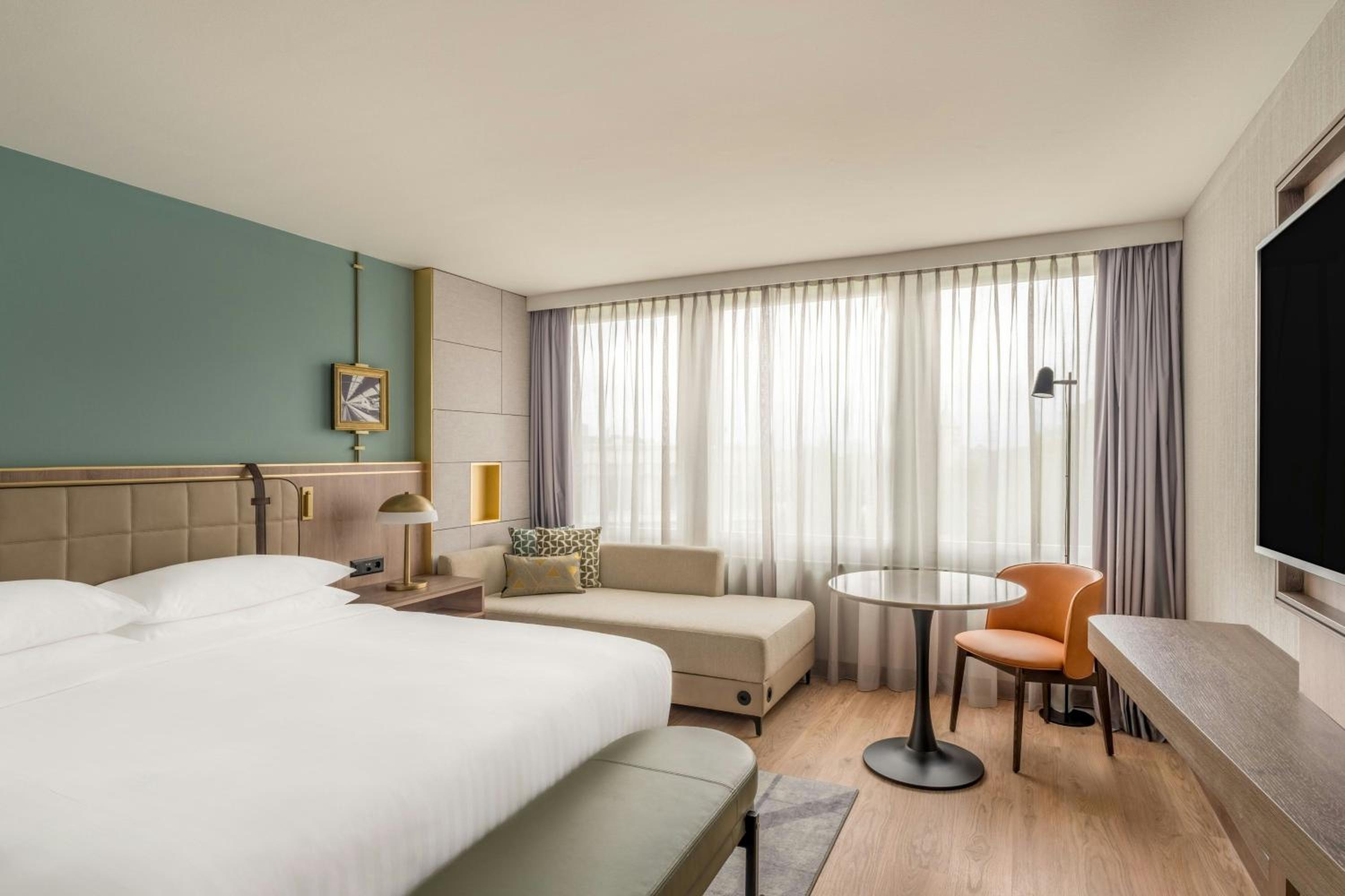 Club King Room - Club Lounge Access - Photo 2