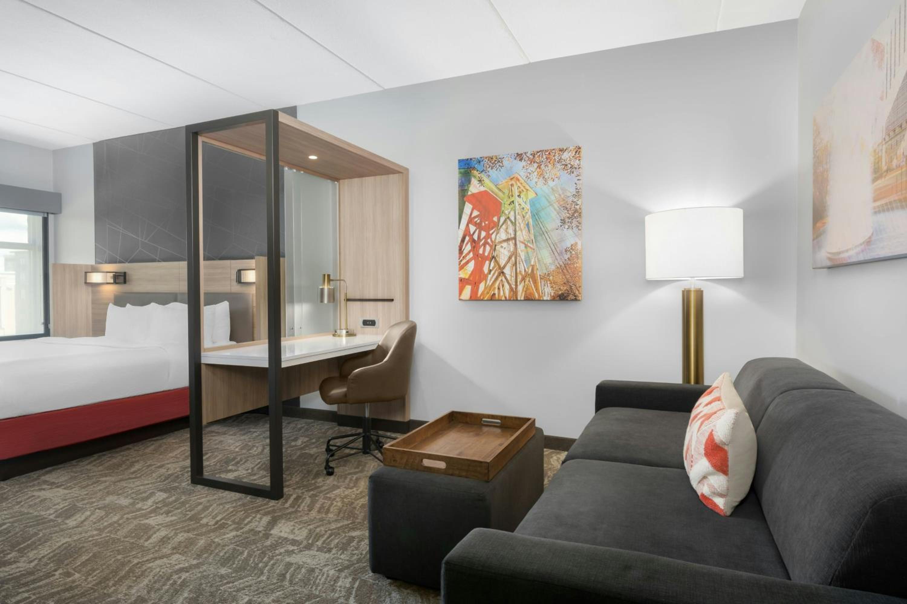 King Suite with Bathtub and Trundle Sofa - Mobility Access photo 3