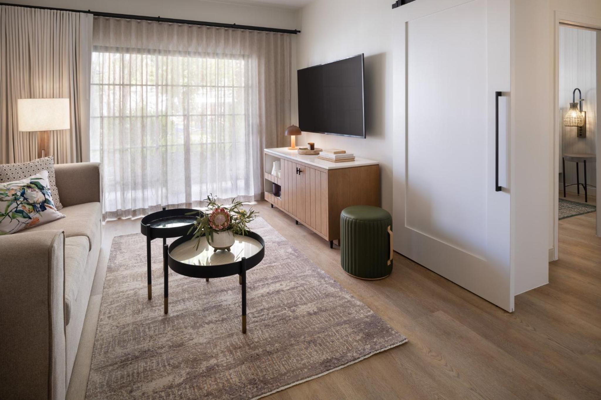 One Bedroom Suite with One King Bed and Sofa Bed (Accessible) photo 1