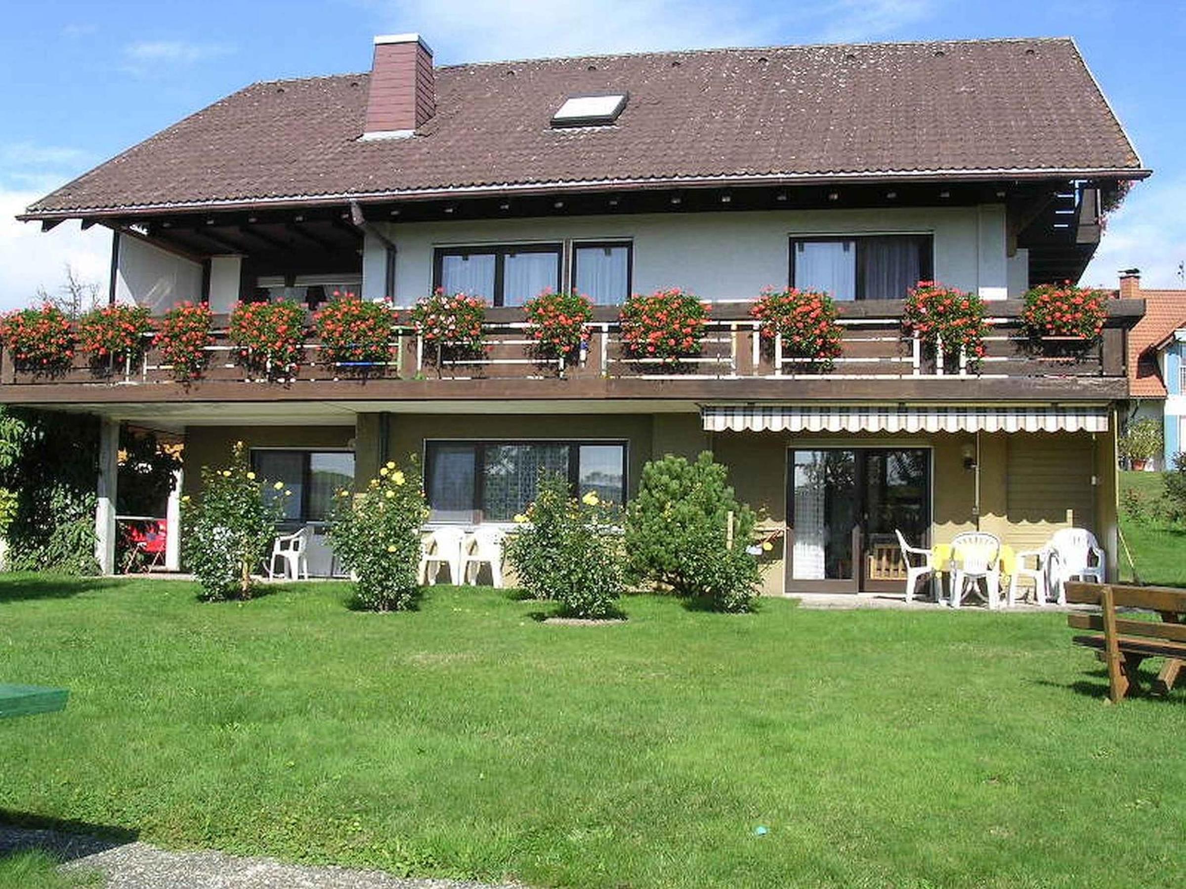 One-Bedroom Apartment with Garden View photo 3