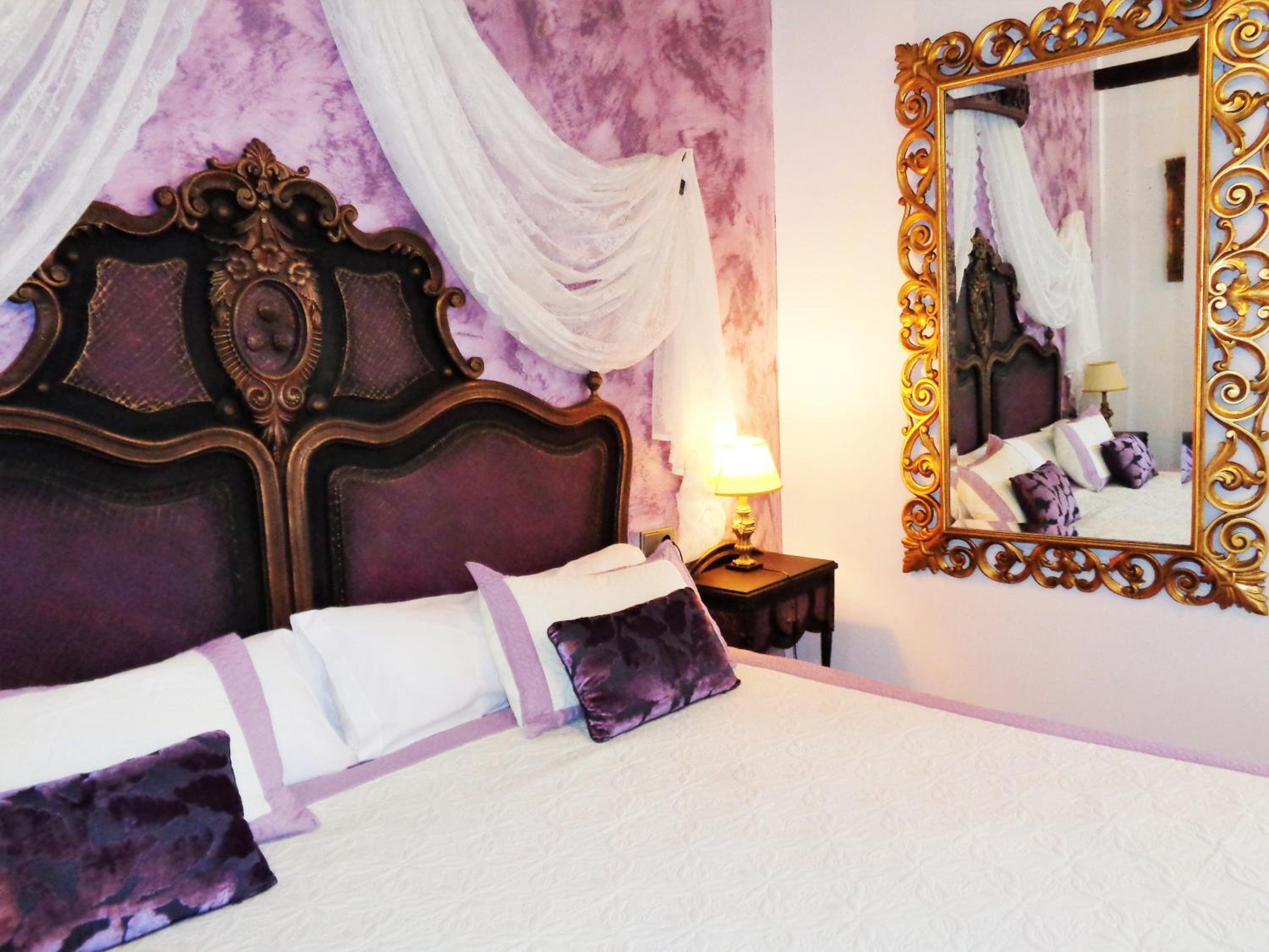 Deluxe Double Room - Photo 20