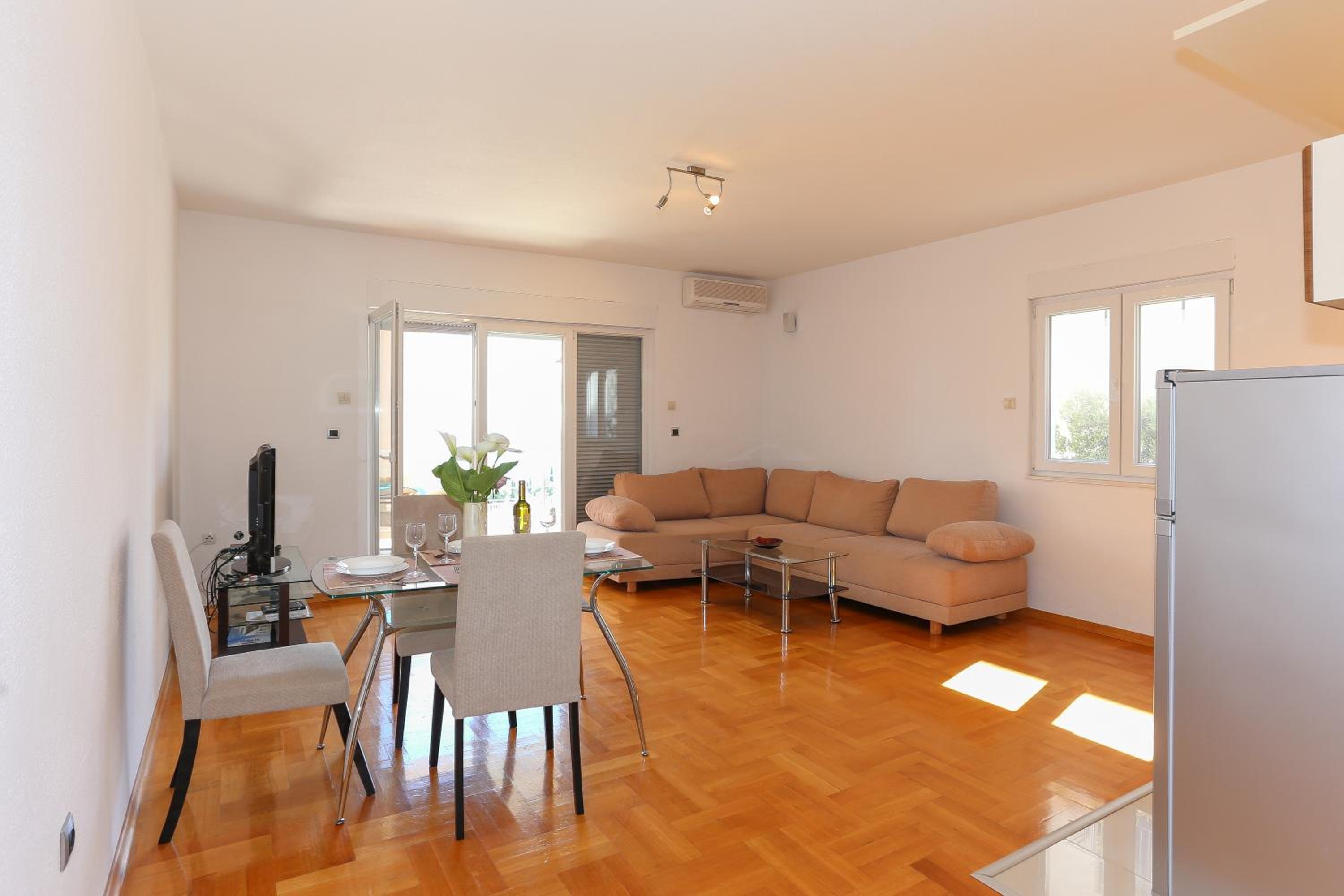 Superior One-Bedroom Apartment (4 Adults) - Annex