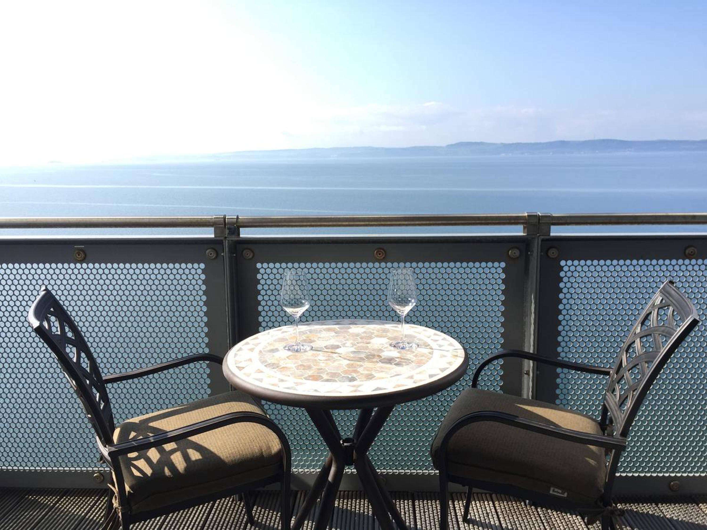 Luxury Apartment with Sea View and Balcony - Photo 37