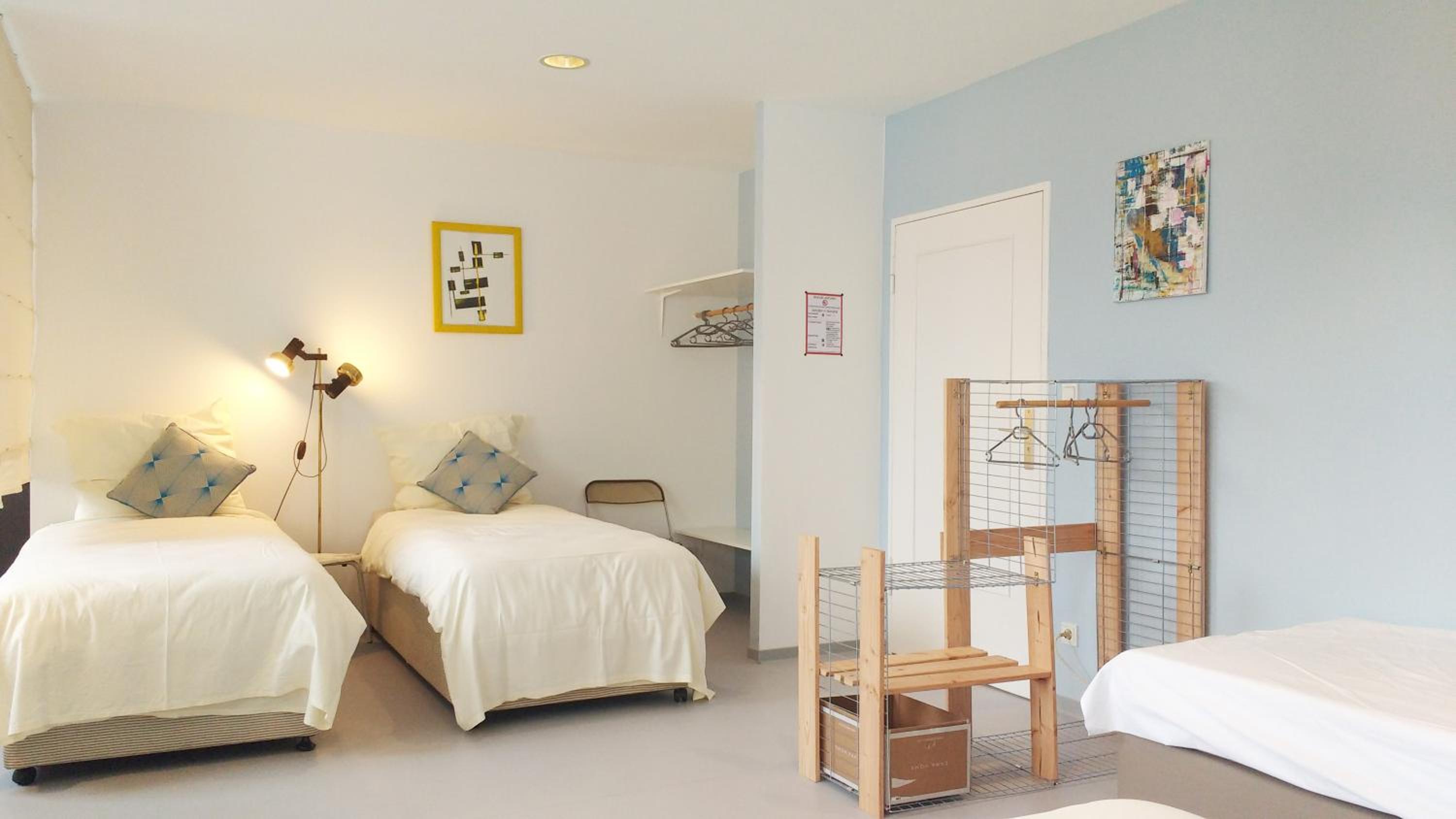 Studio Apartment with private bathroom and kitchnette photo 3