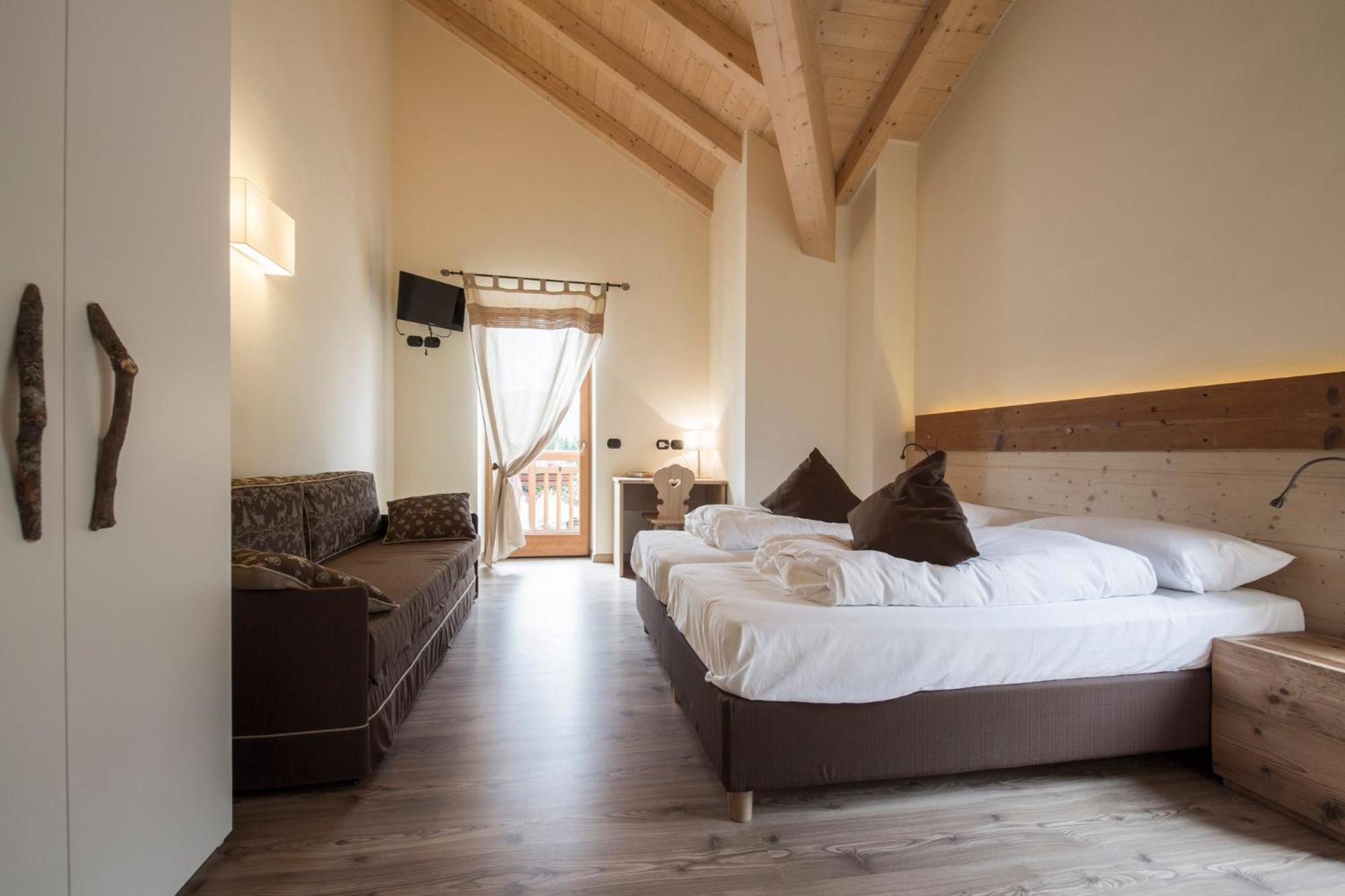 Double or Twin Room with Private Bathroom - Photo 1