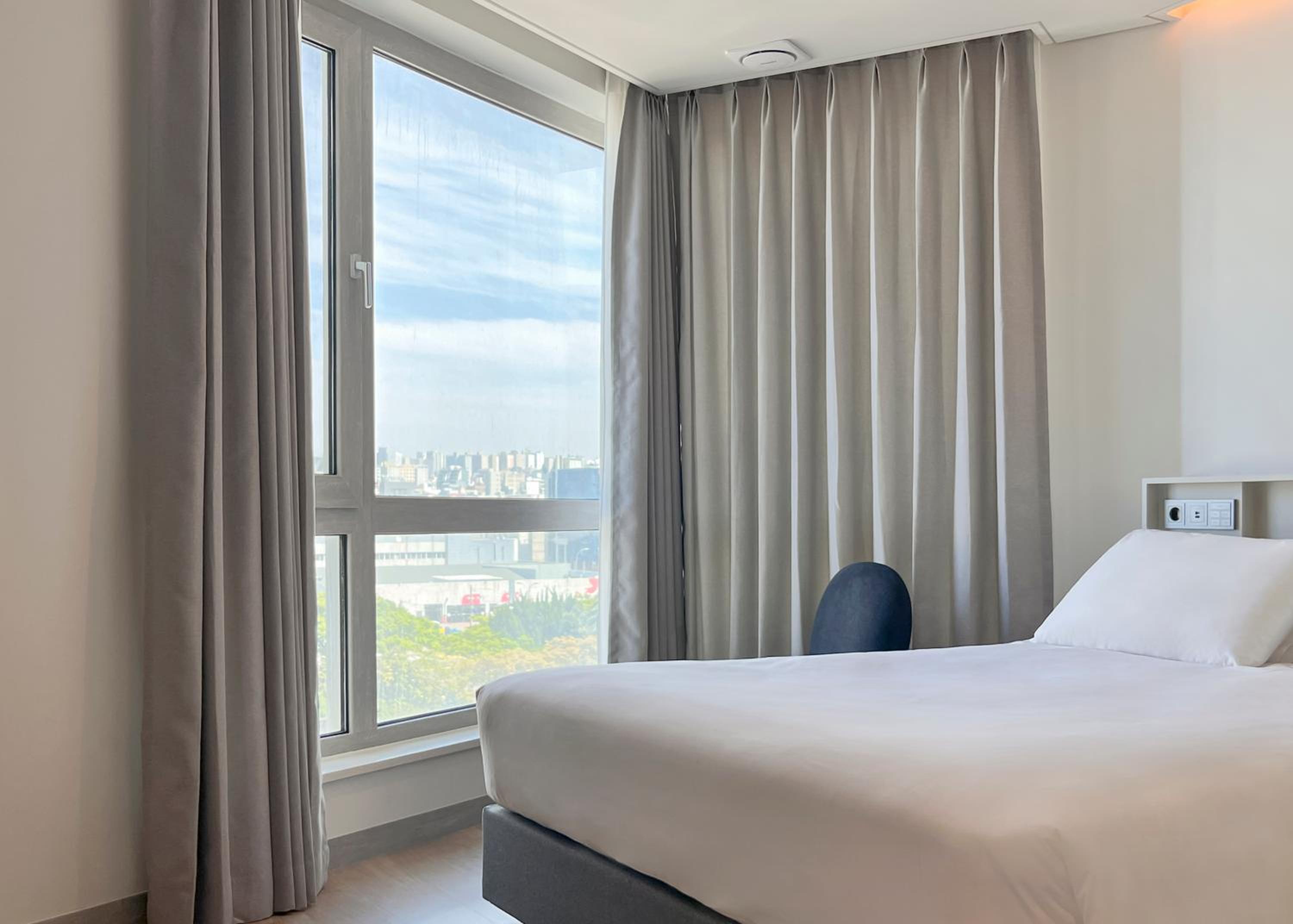 Superior Double Room with City View photo 2