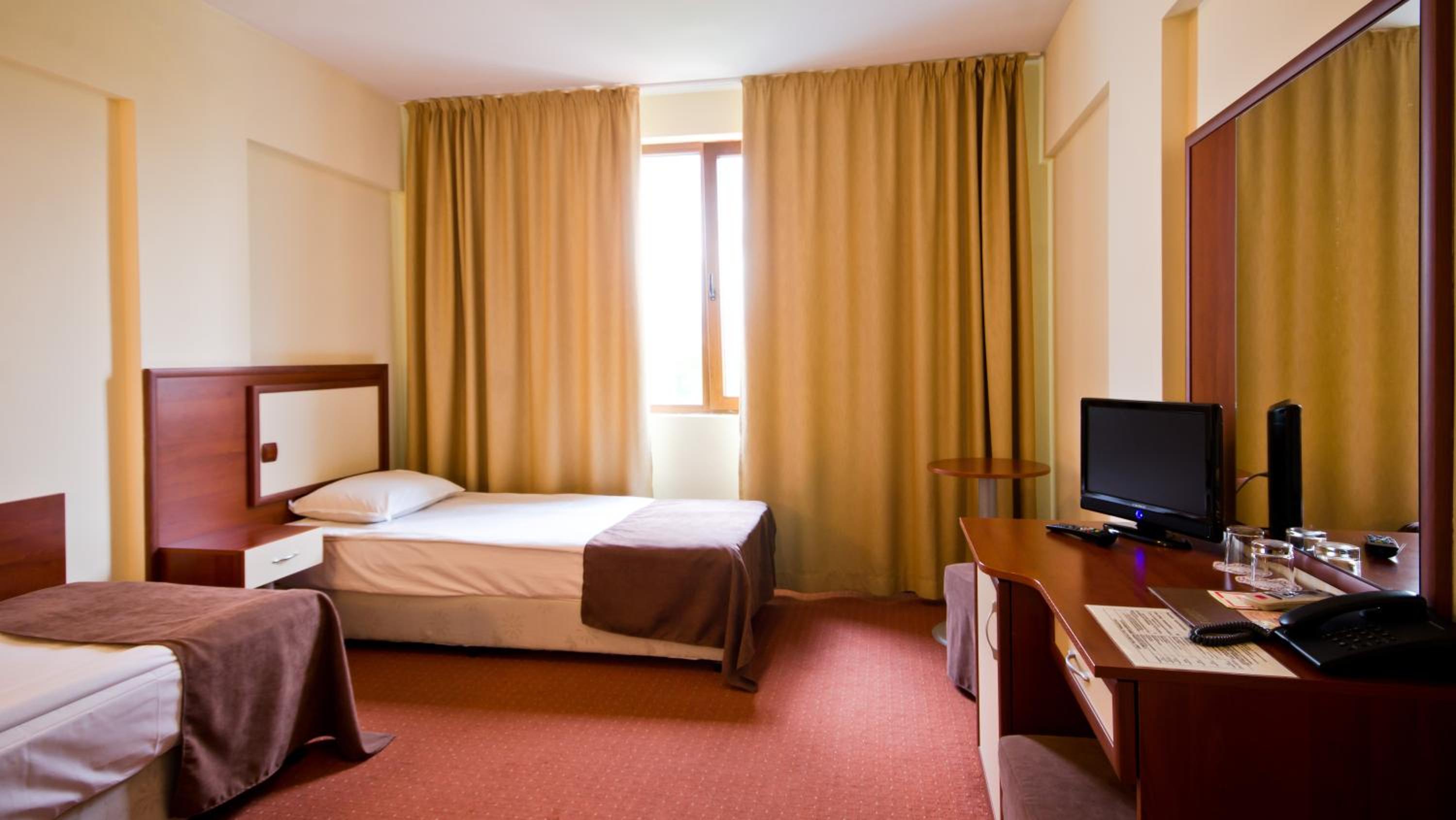 Standard Double Room - Photo 3