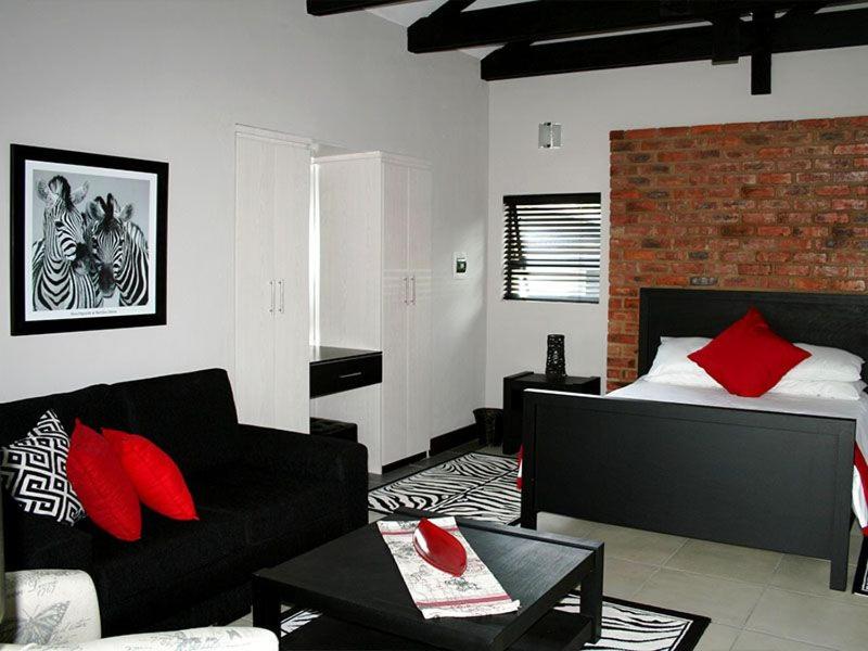 Luxury Double Room with Bath and Shower photo 1