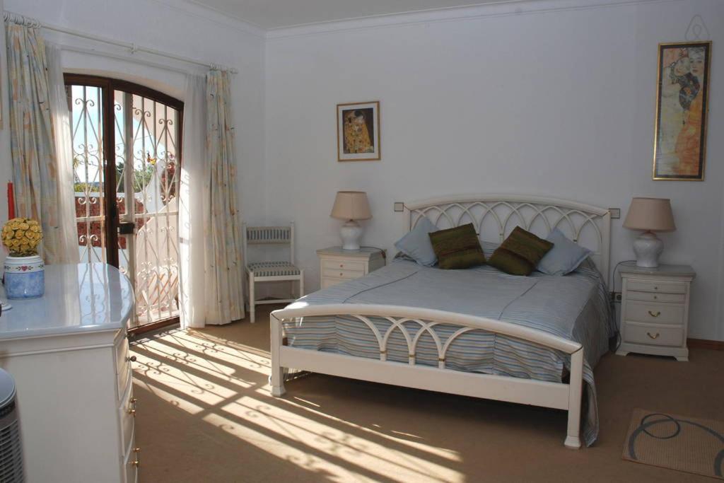 Villa with Private Pool - Photo 13