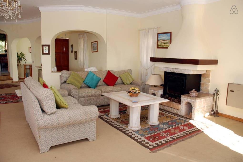 Villa with Private Pool - Photo 5