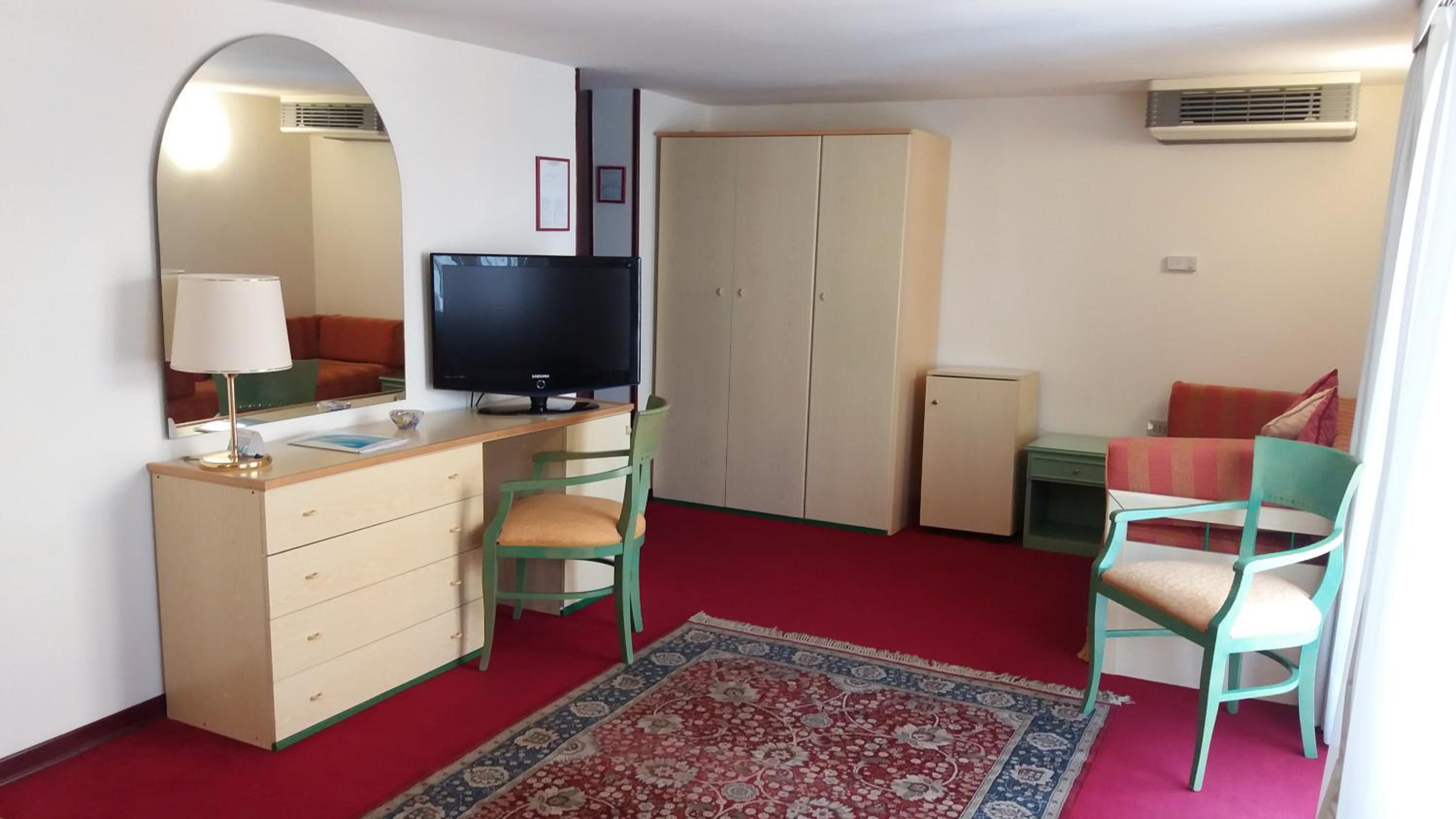 Junior suite with Lateral Sea View photo 1