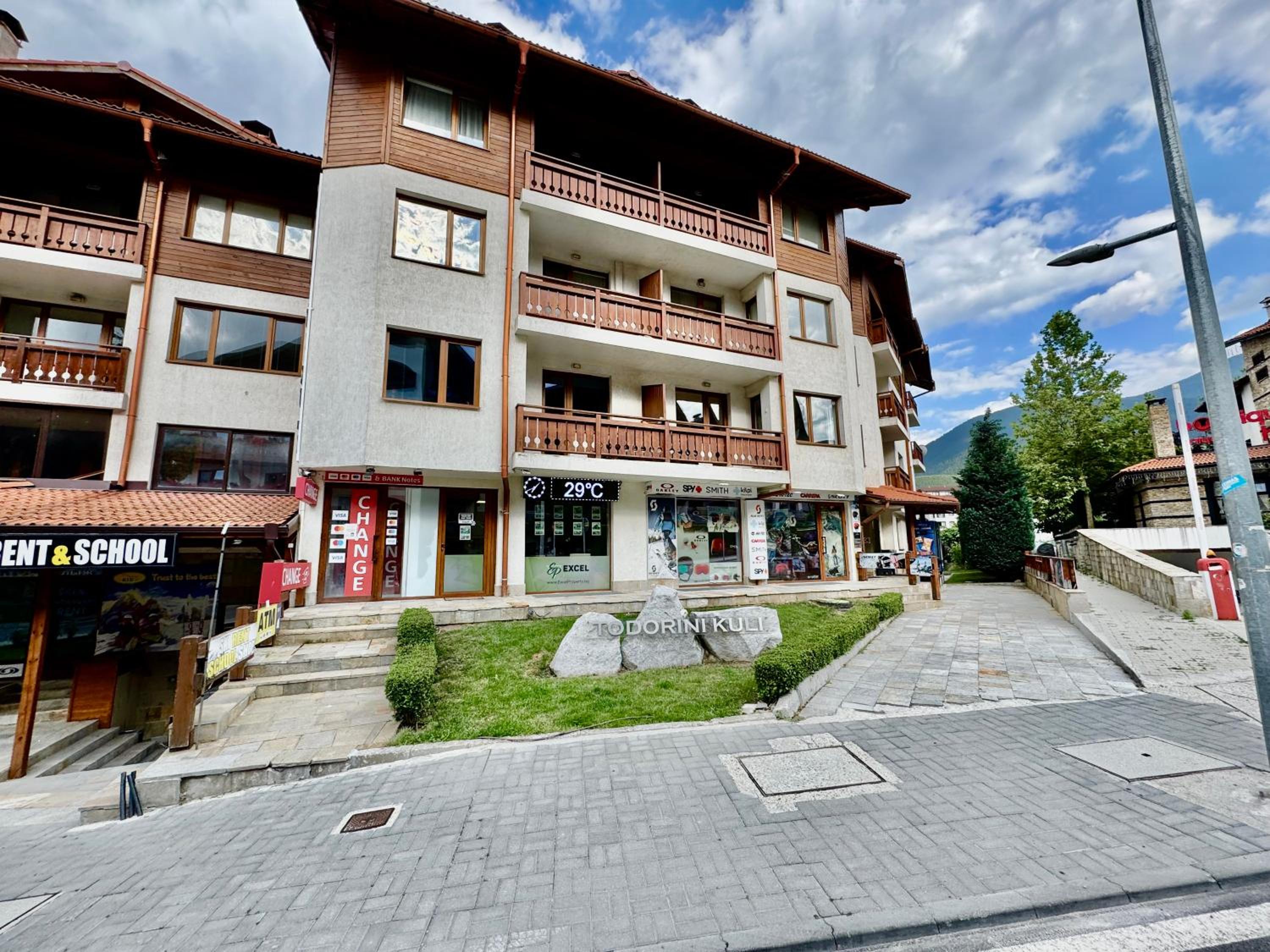 Two-Bedroom Apartment with Balcony photo 2