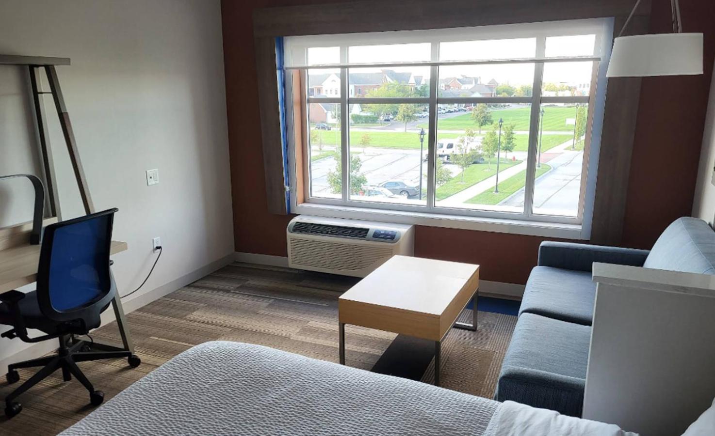 King Suite with Sofa Bed photo 3