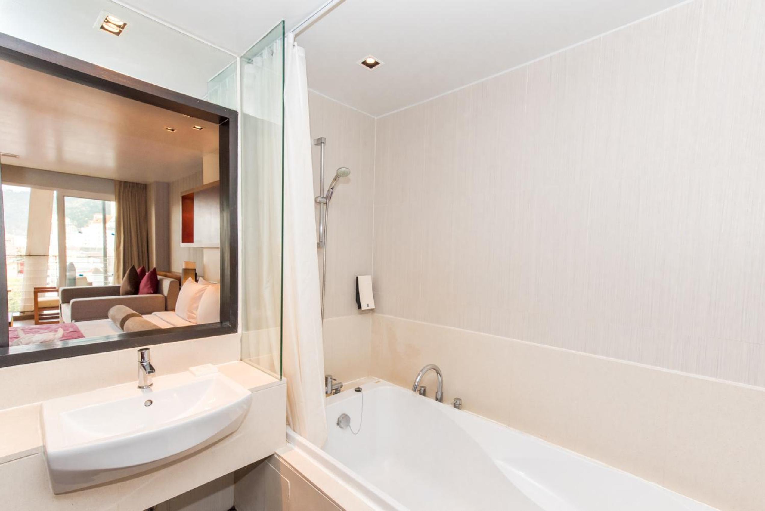 Deluxe Double Room - Photo 15