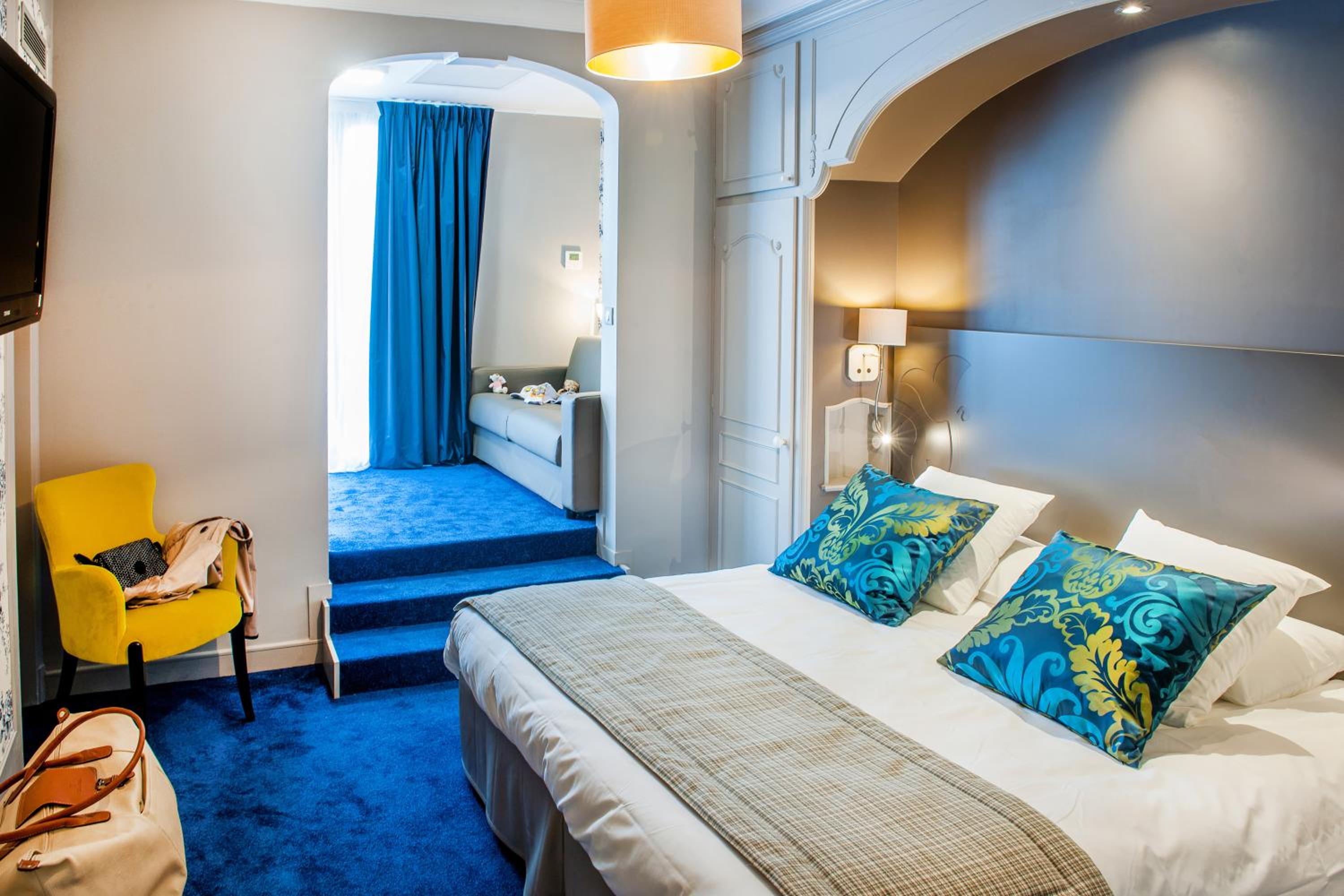 Deluxe Triple Room - Photo 1