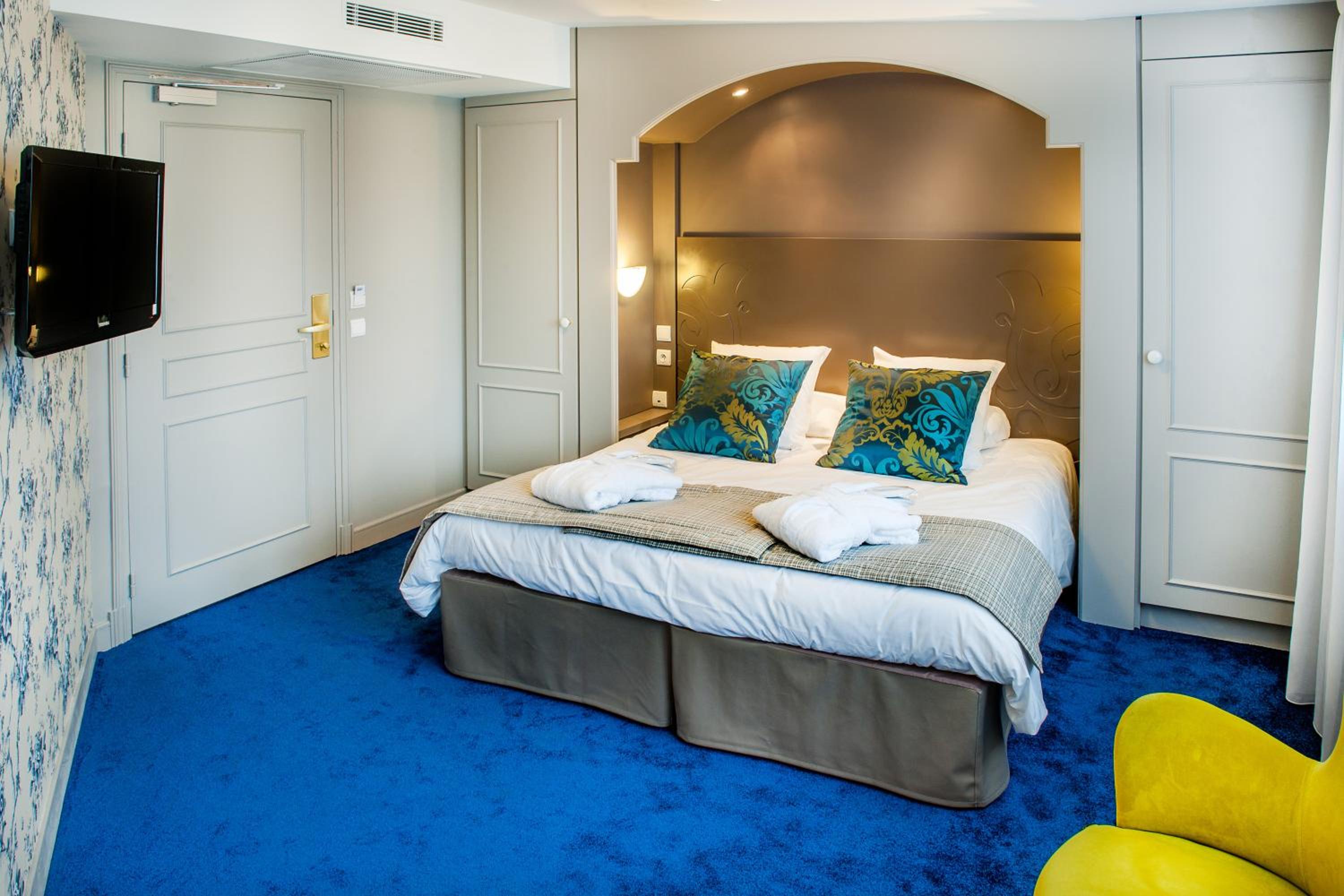 Standard Suite - Photo 5