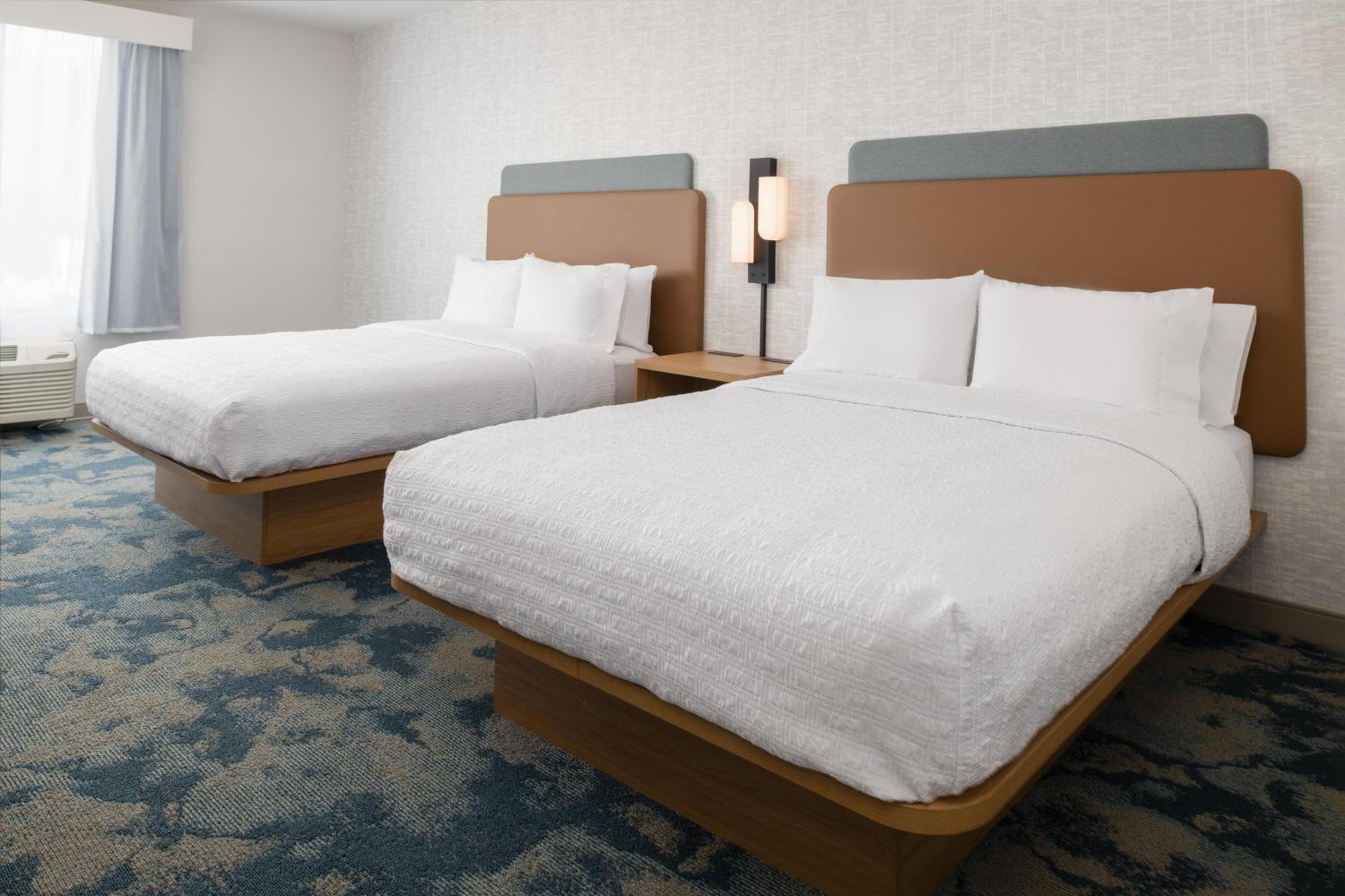 Queen Room with Two Queen Beds - Hearing Access