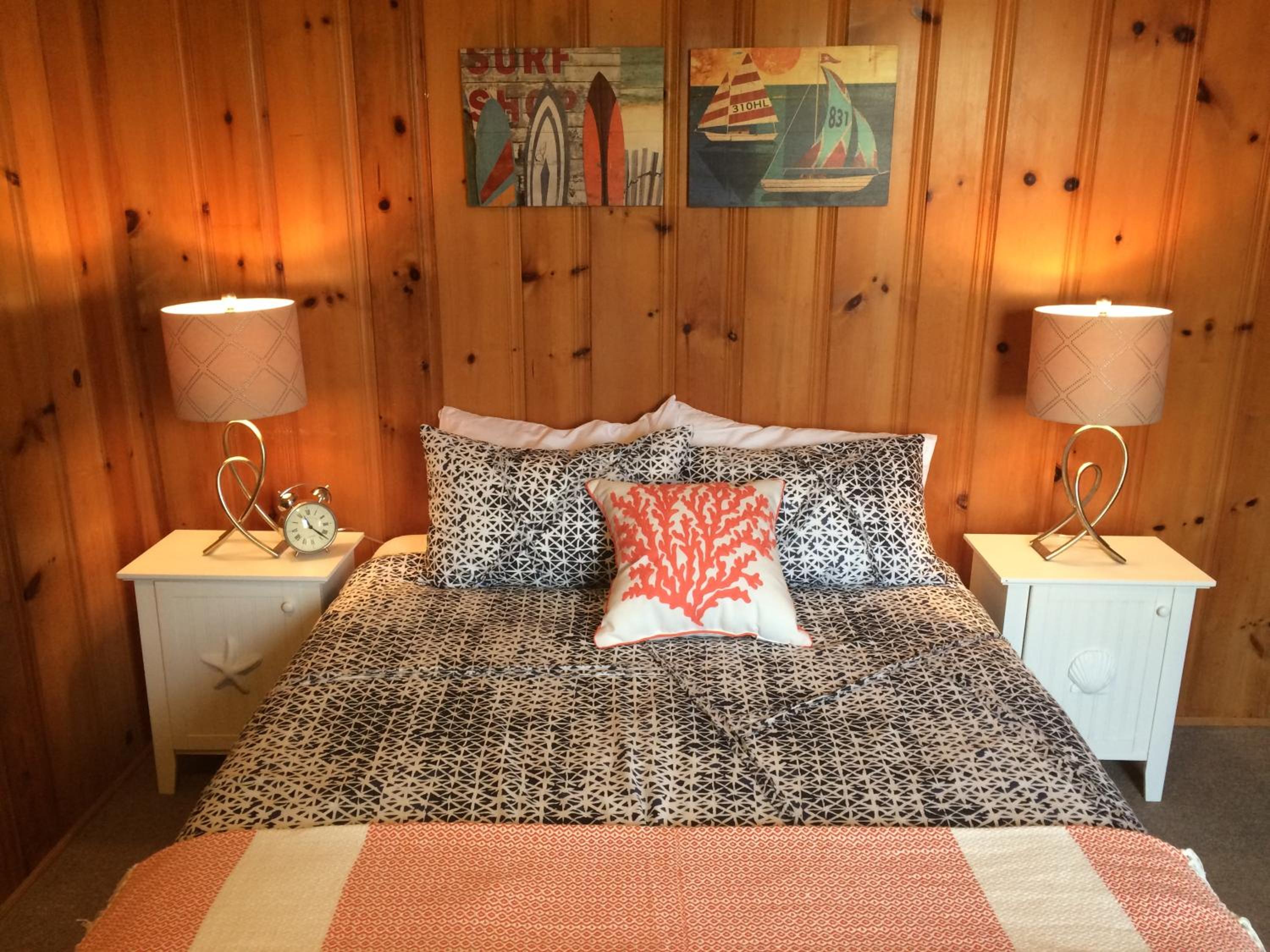 Newly Renovated Decor Queen Bed Rear View photo 2