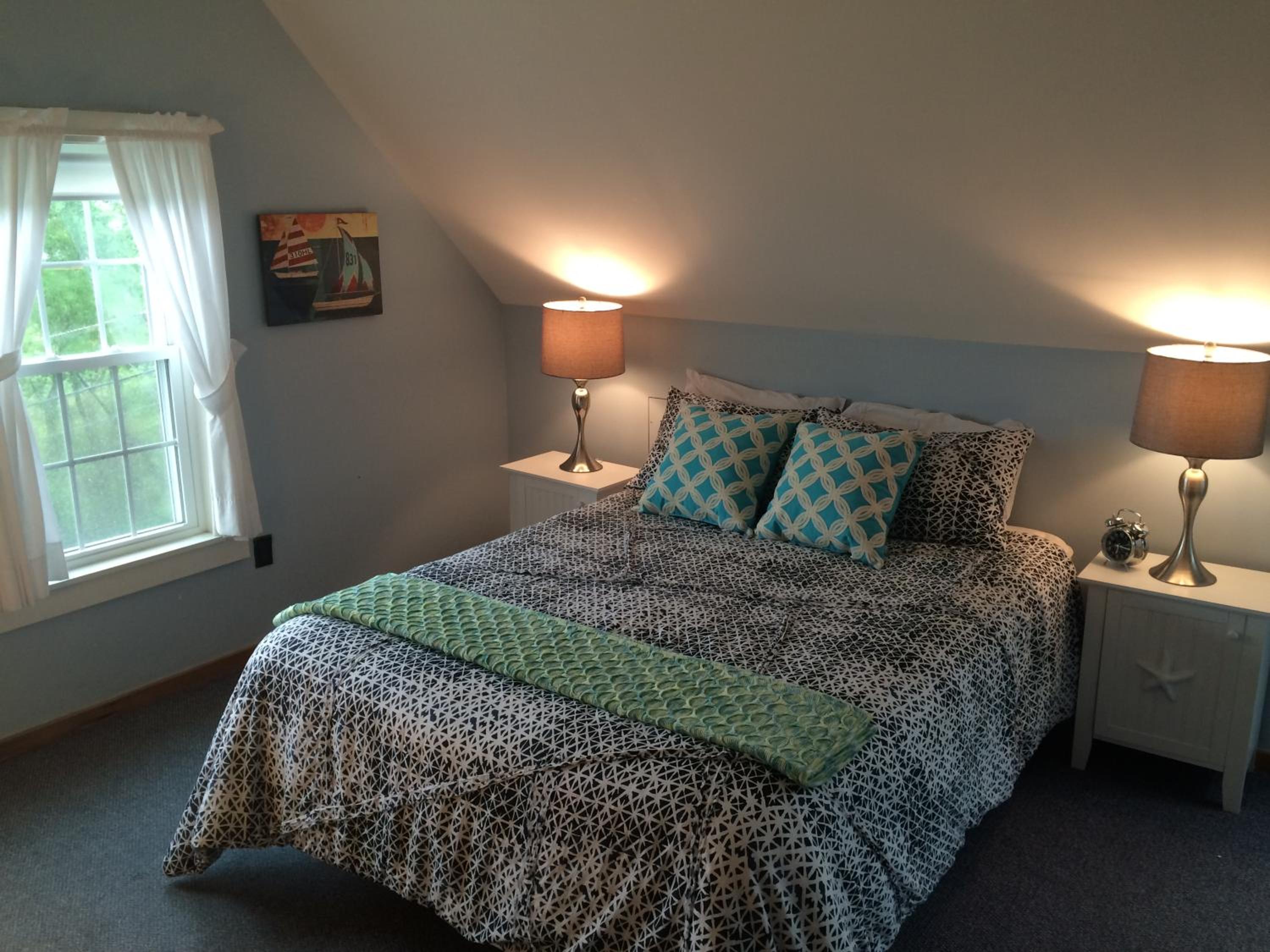 Newly Renovated Decor Queen Bed Rear View photo 1